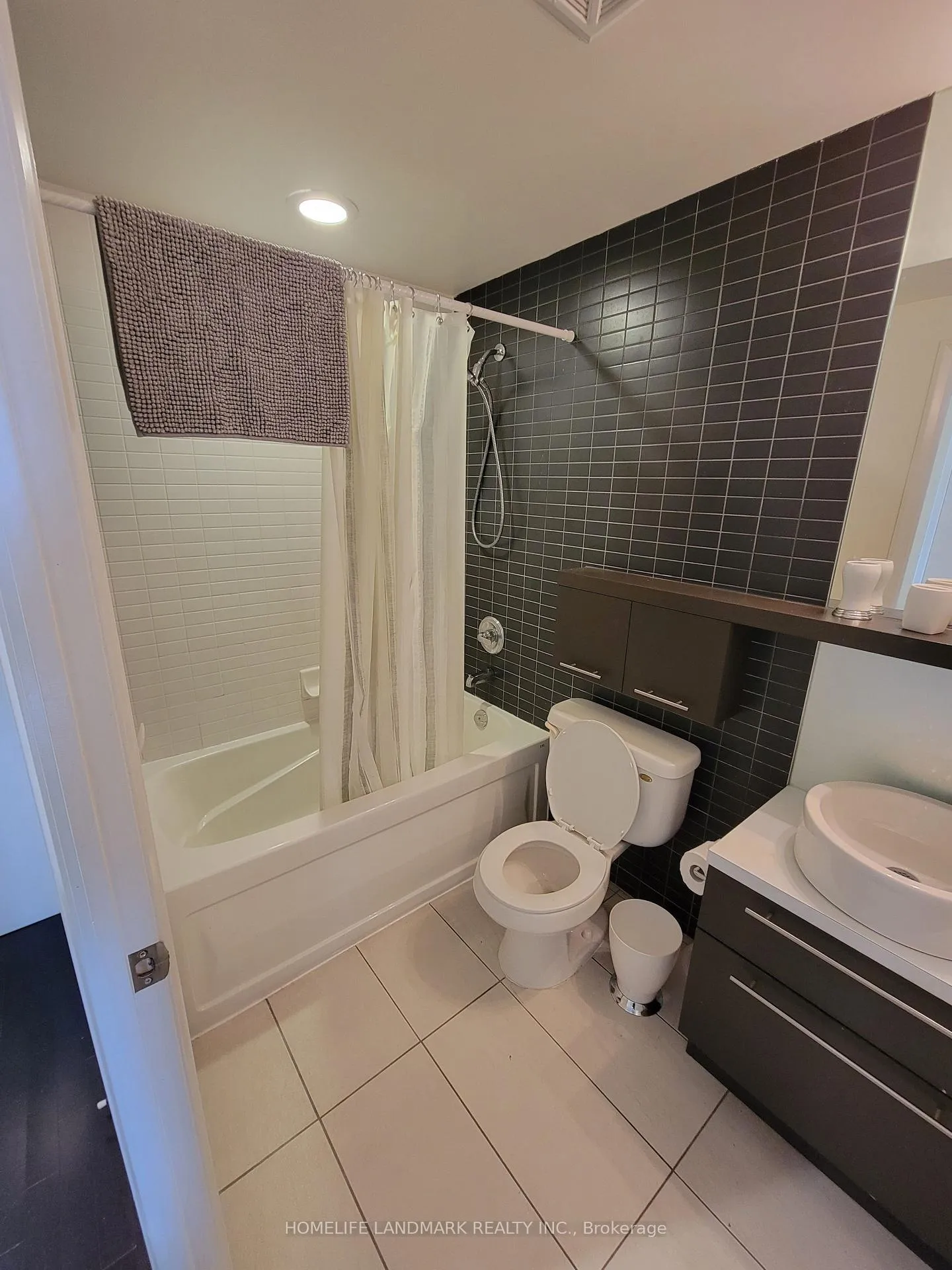Photo 3 of Unit 1008, 21 Carlton Street, Toronto, Church-Yonge Corridor — HOMEH