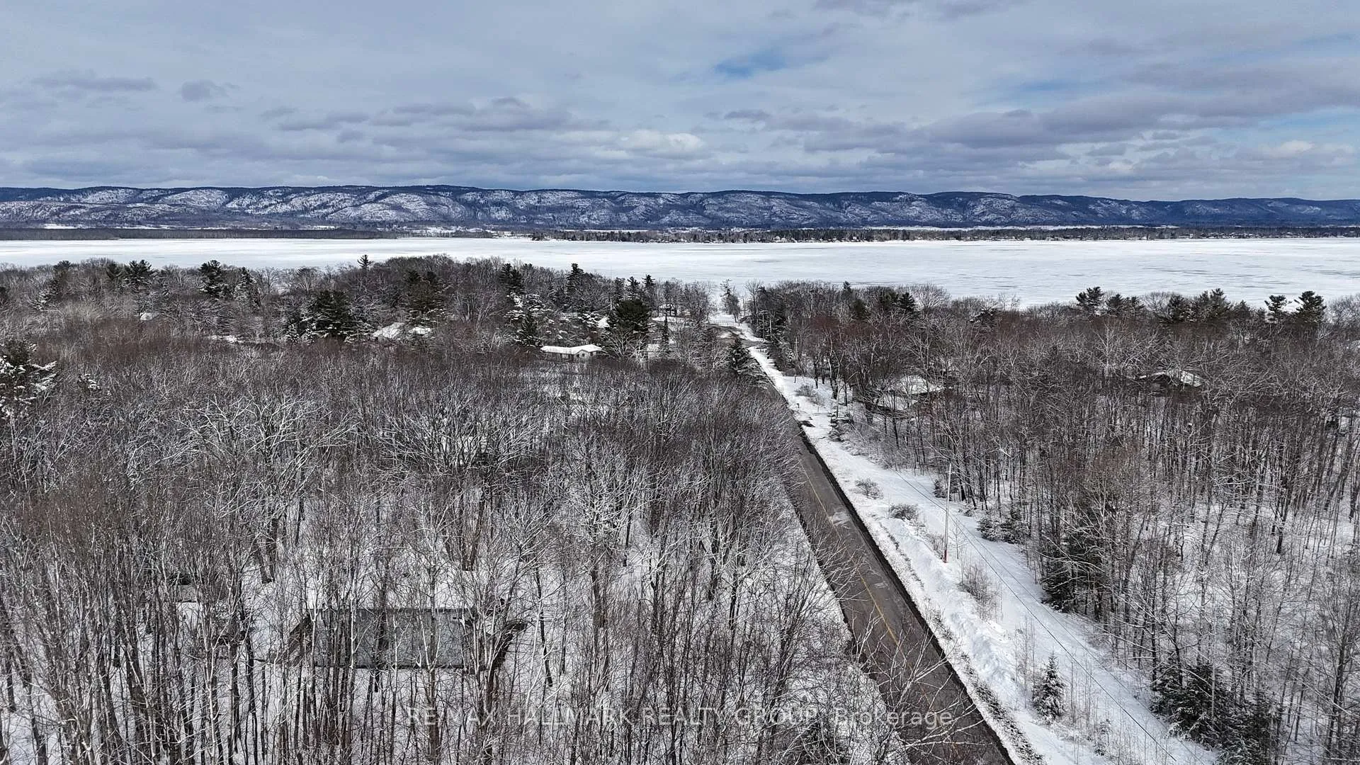 Photo 11 of 161 Bishop Davis Drive, Ottawa, Constance Bay — HOMEH