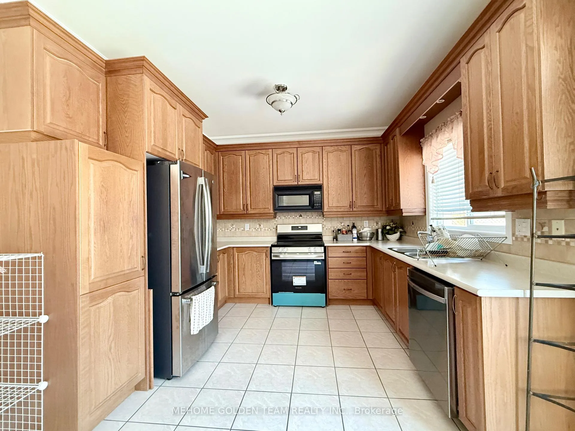 Photo 2 of 57 Ten Oaks Boulevard, Vaughan, Patterson — HOMEH