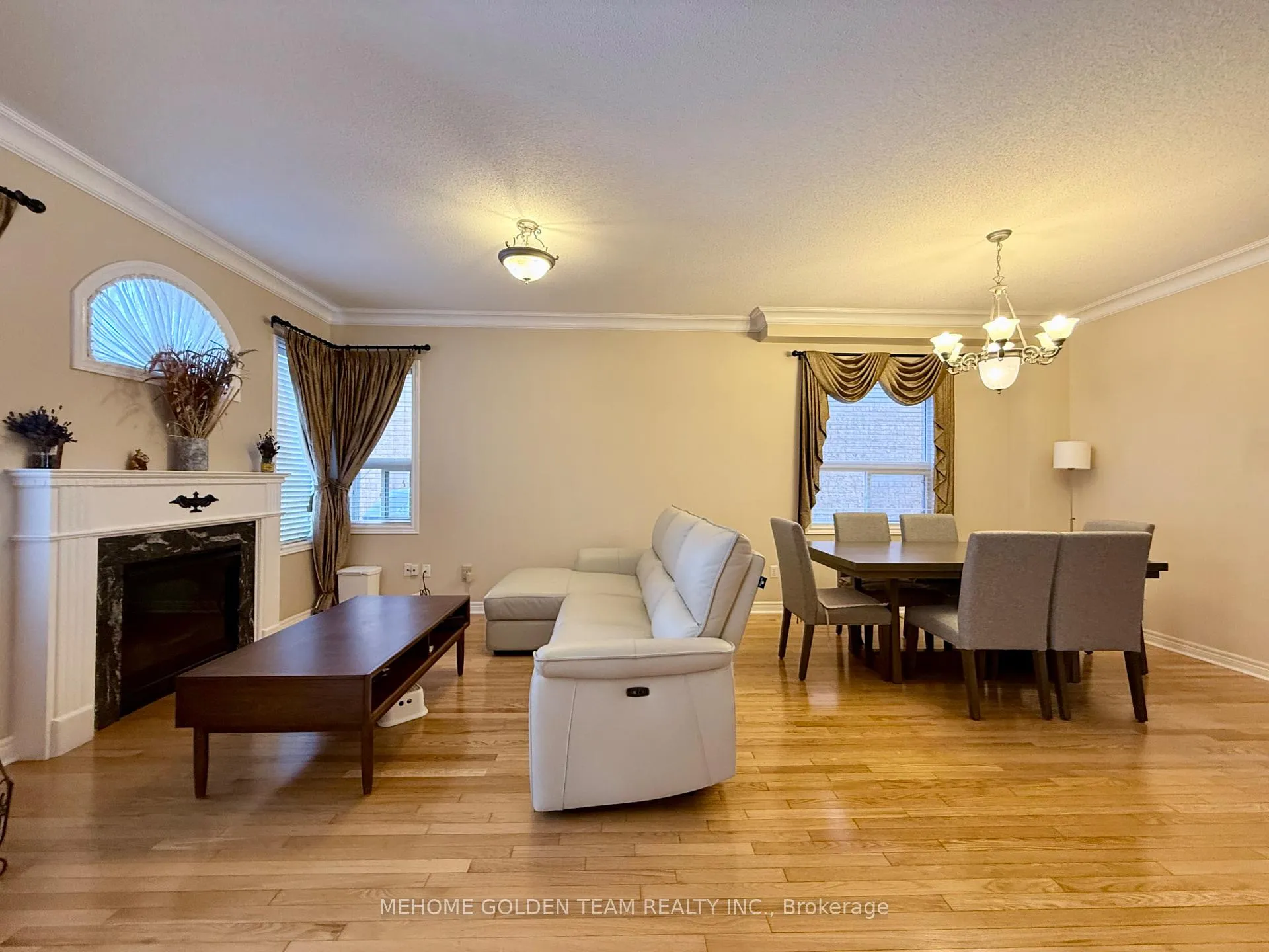Photo 8 of 57 Ten Oaks Boulevard, Vaughan, Patterson — HOMEH