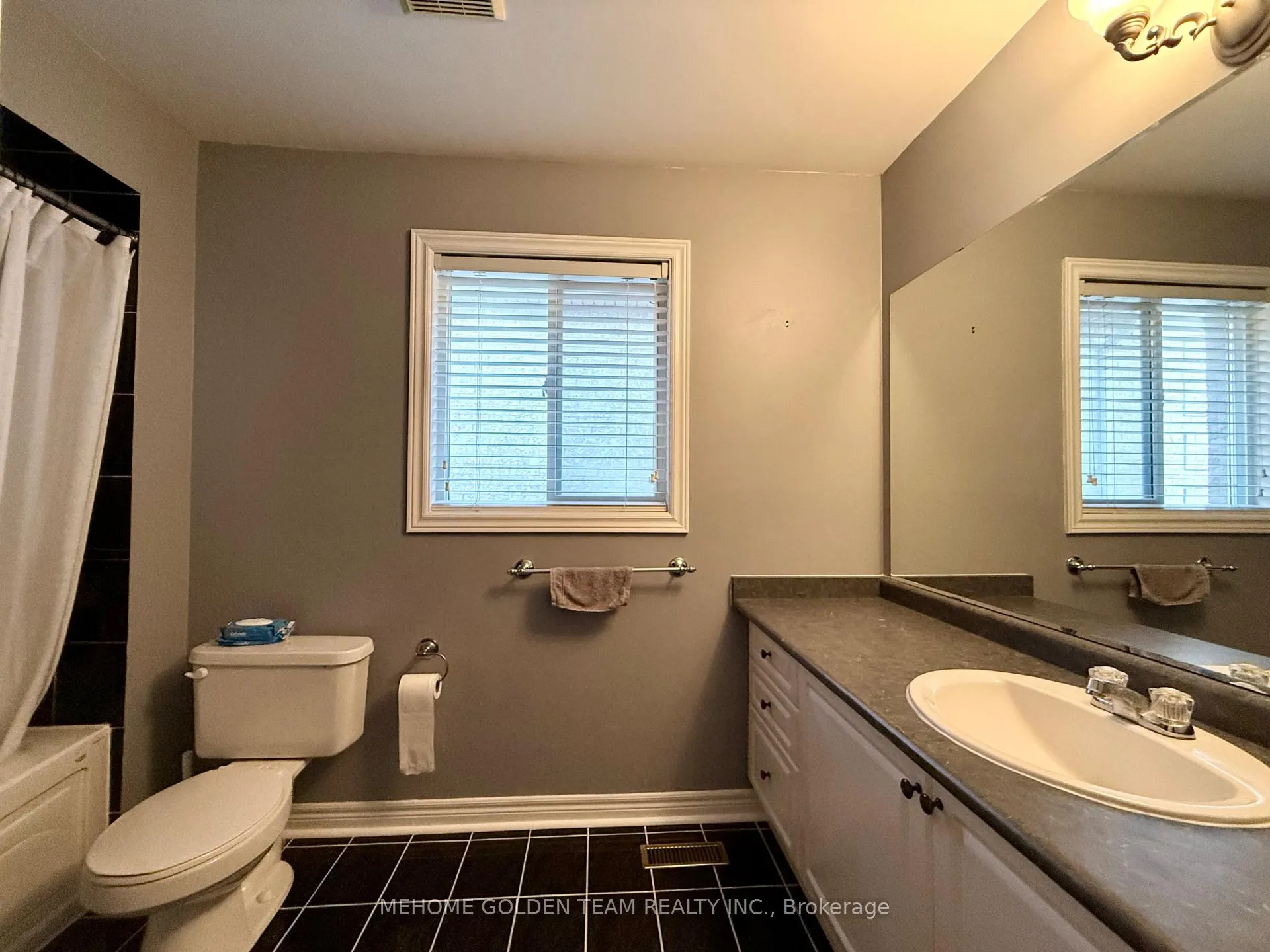 Photo 21 of 57 Ten Oaks Boulevard, Vaughan, Patterson — HOMEH