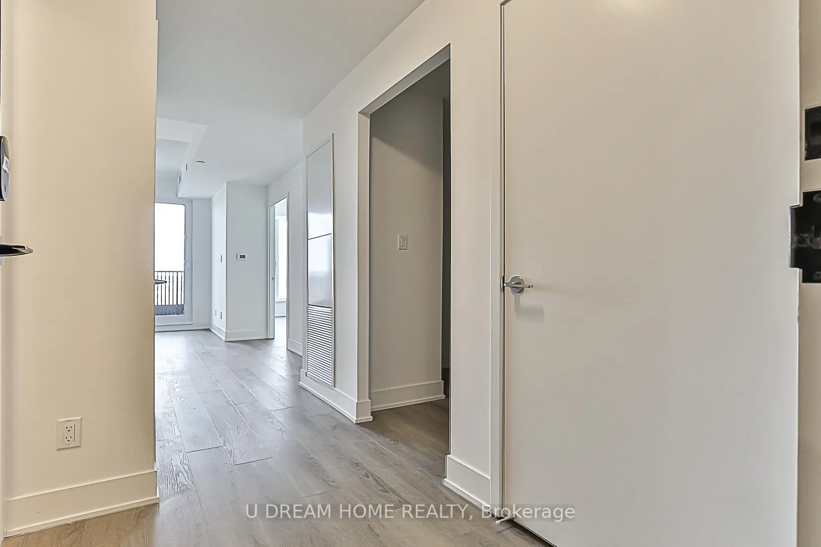 Photo 3 of Unit 512, 38 Andre De Grasse Street, Markham, Unionville — HOMEH