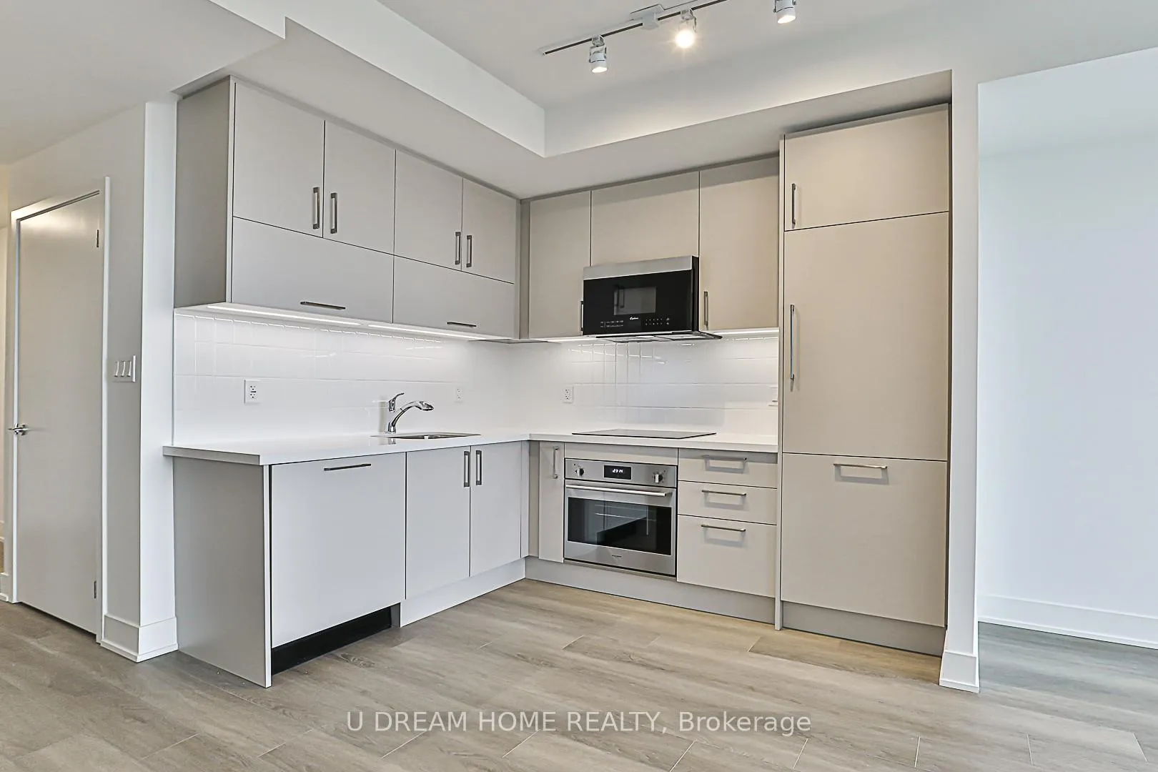 Photo 8 of Unit 512, 38 Andre De Grasse Street, Markham, Unionville — HOMEH