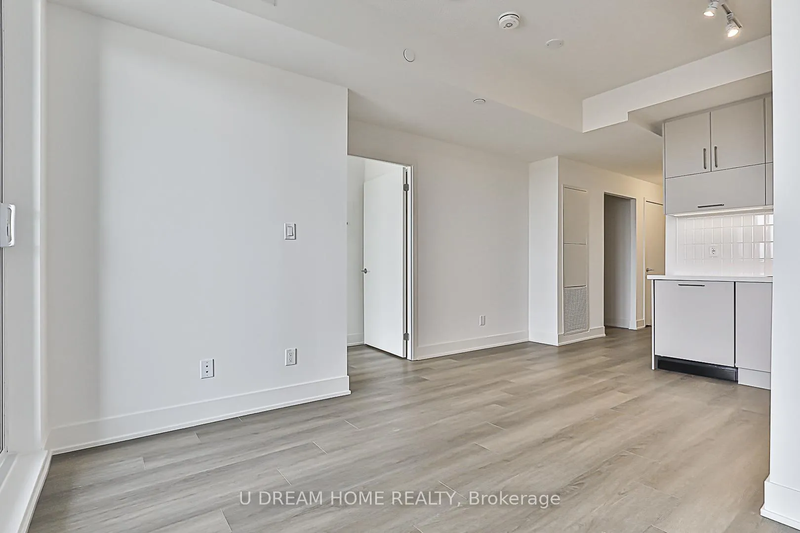 Photo 19 of Unit 512, 38 Andre De Grasse Street, Markham, Unionville — HOMEH