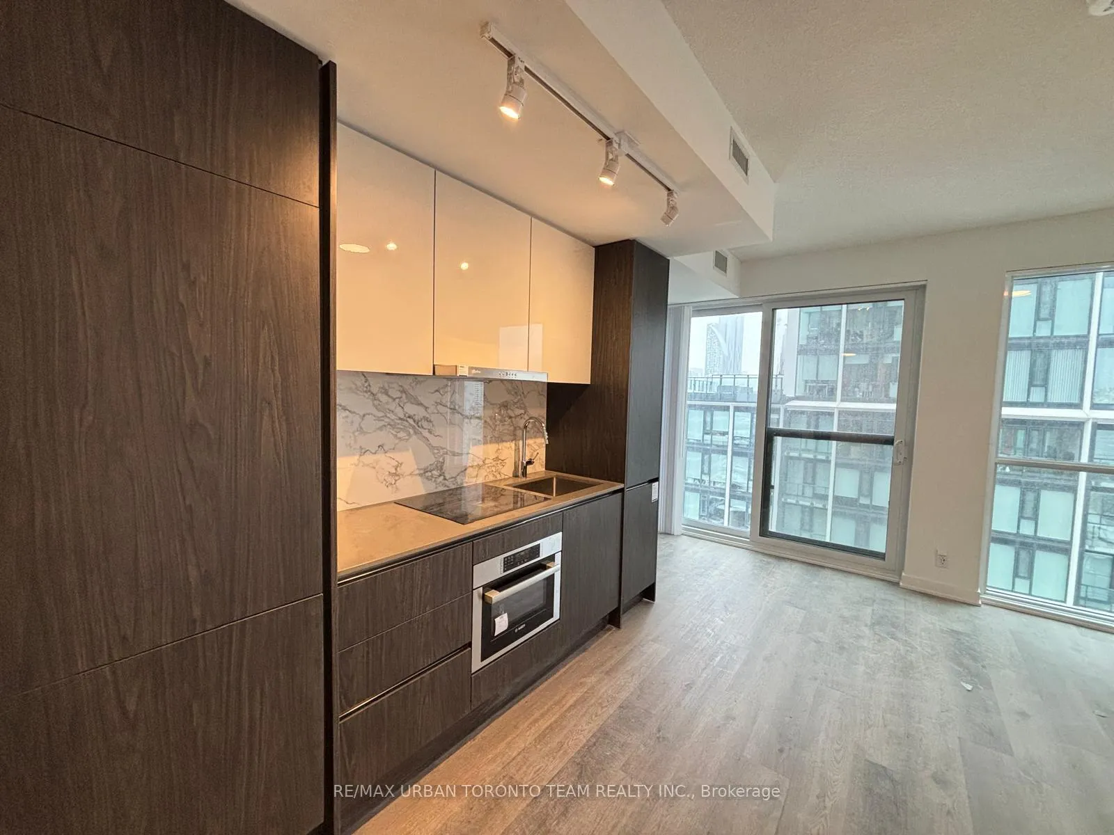 Photo 4 of Unit 2711, 180 Front Street E, Toronto, Moss Park — HOMEH