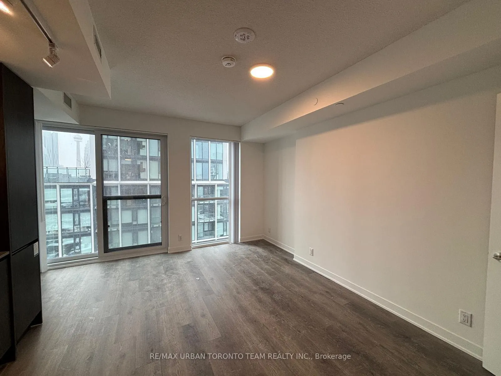 Photo 5 of Unit 2711, 180 Front Street E, Toronto, Moss Park — HOMEH