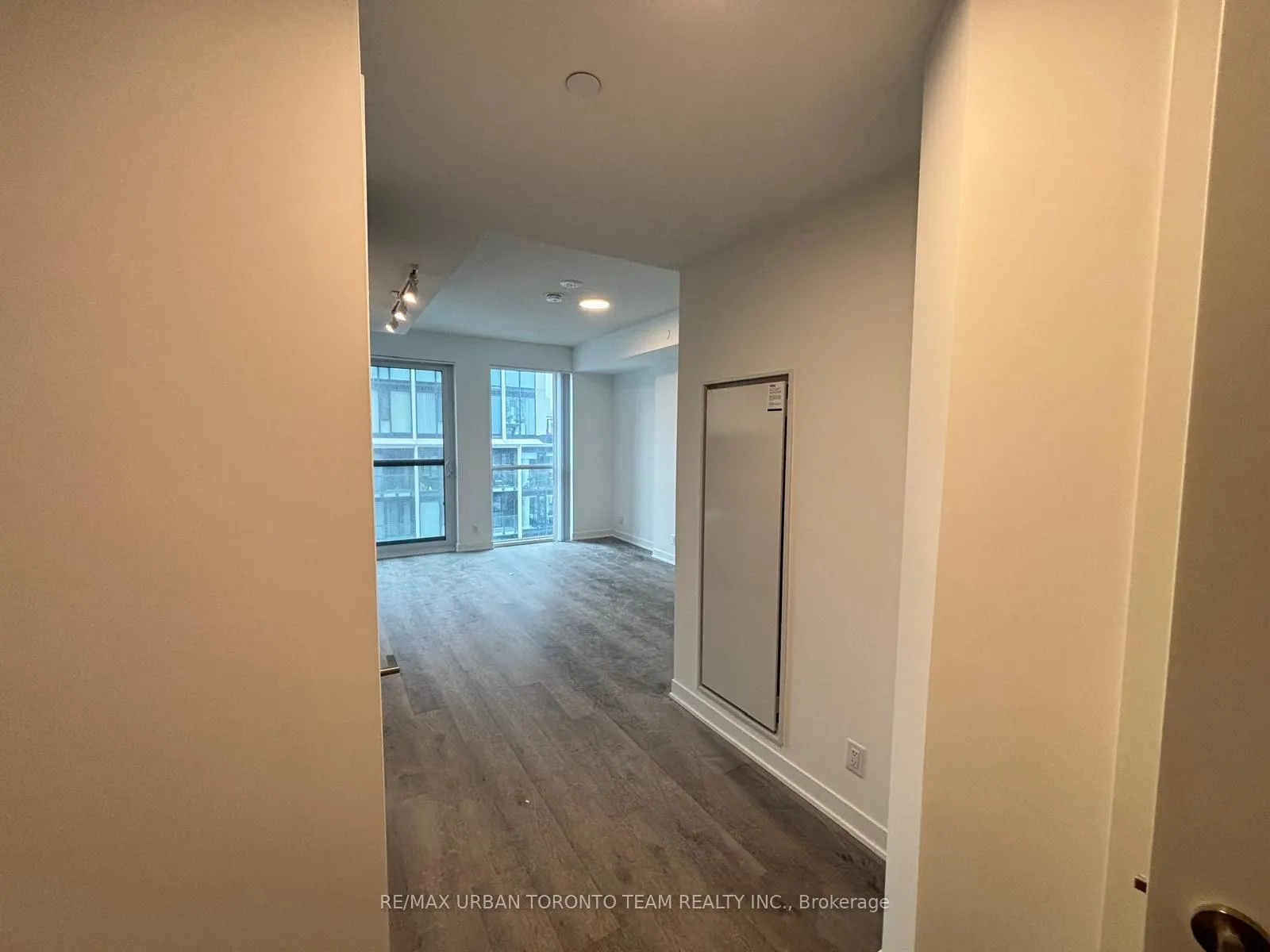 Photo 6 of Unit 2711, 180 Front Street E, Toronto, Moss Park — HOMEH