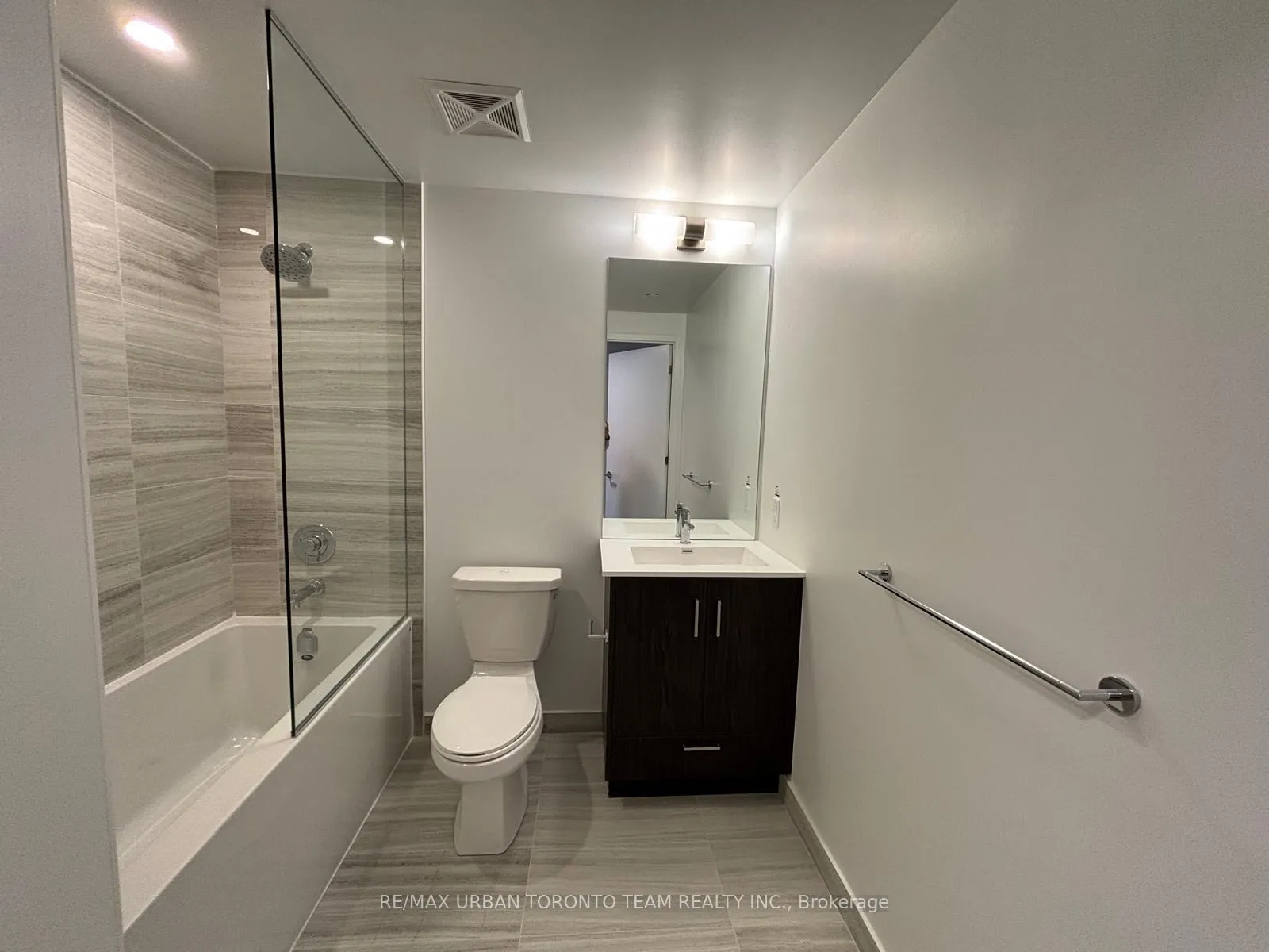 Photo 7 of Unit 2711, 180 Front Street E, Toronto, Moss Park — HOMEH
