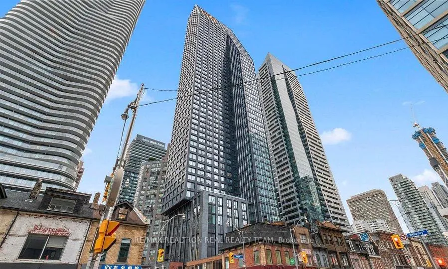 Front of Unit 4707, 8 Wellesley Street W