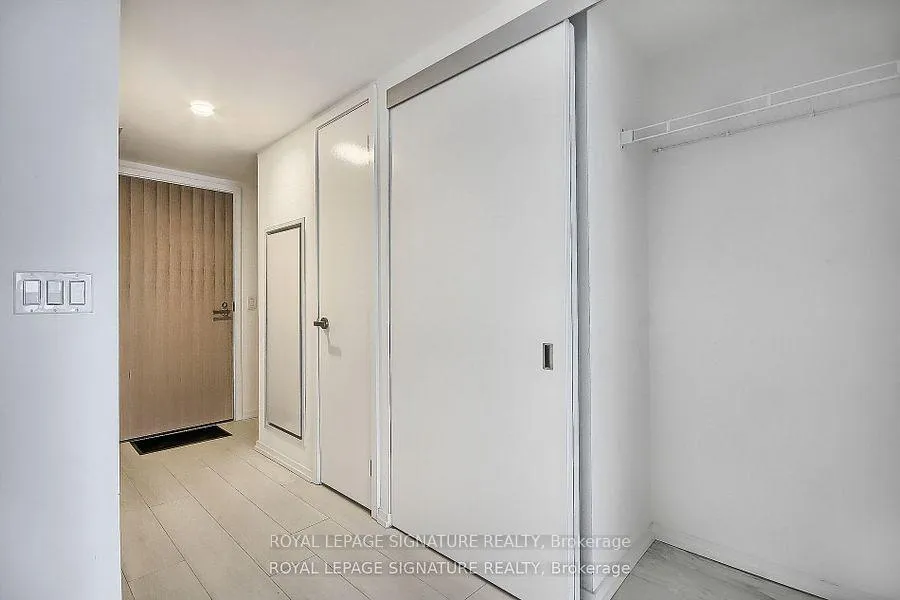 Photo 3 of Unit 816, 5 Soudan Avenue, Toronto, Mount Pleasant West — HOMEH