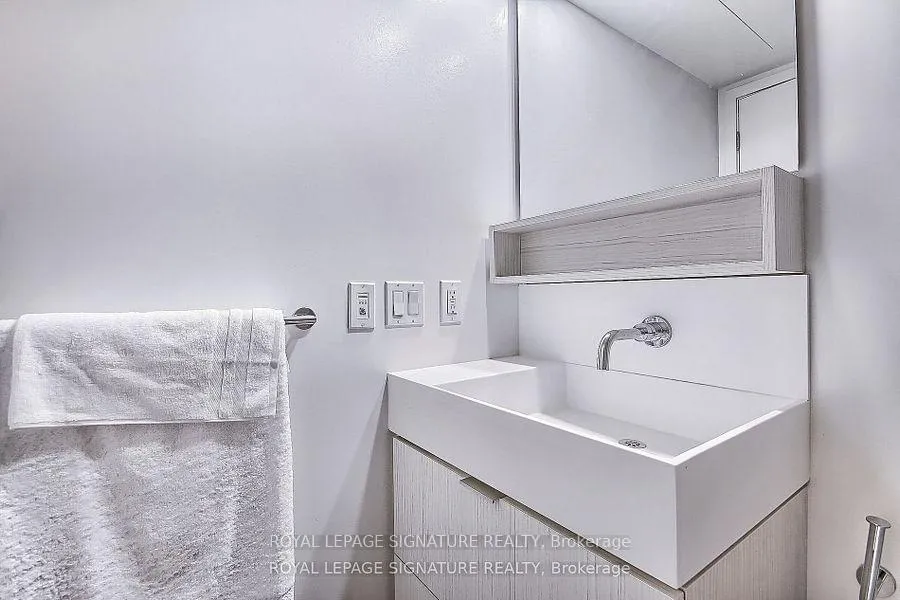 Photo 5 of Unit 816, 5 Soudan Avenue, Toronto, Mount Pleasant West — HOMEH