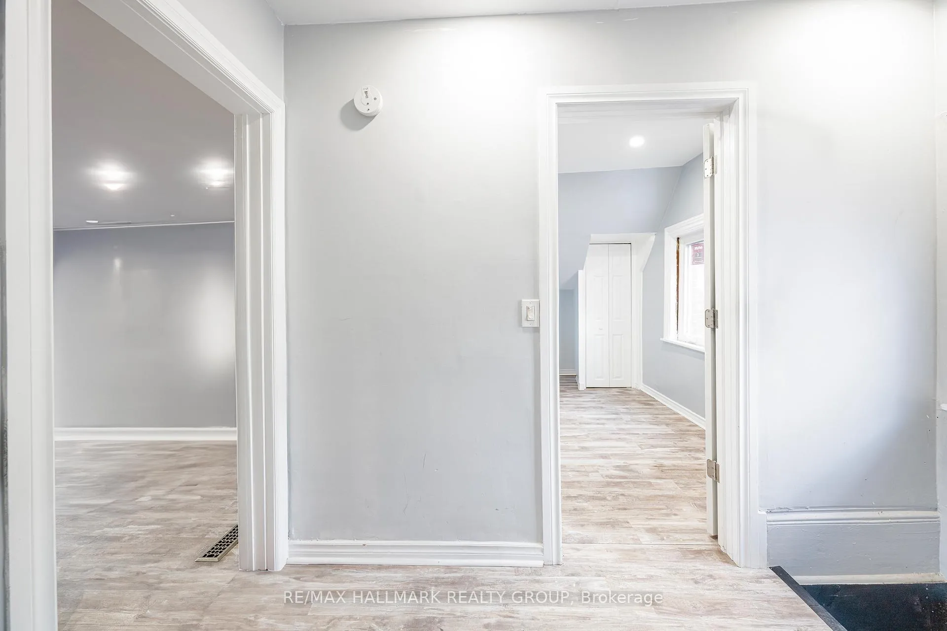 Photo 3 of Unit 1, 5561 Manotick Main Street, Ottawa, Manotick Village & Manotick Estates — HOMEH