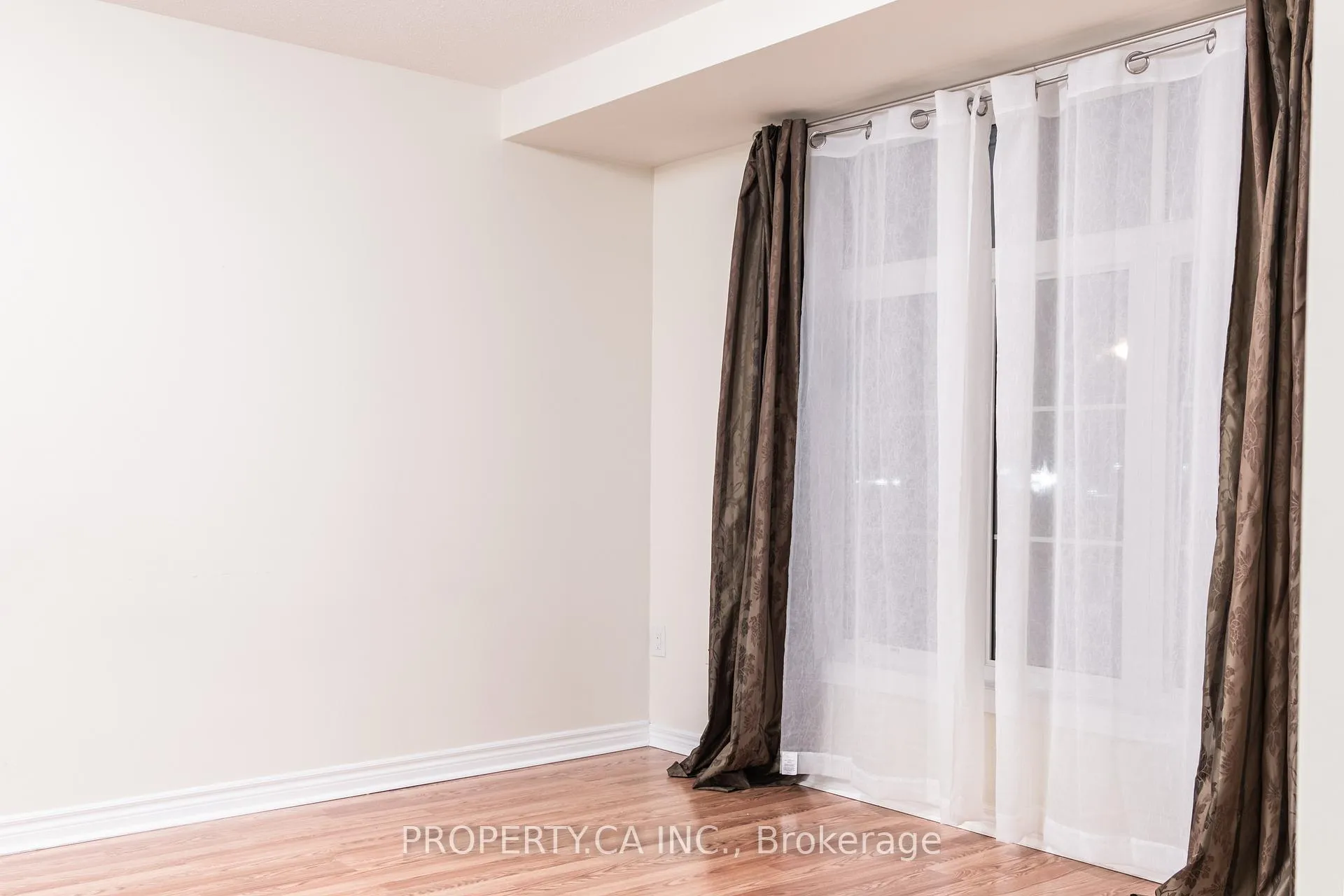 Photo 11 of Unit Lower, 70 Grand Trunk Avenue, Vaughan, Patterson — HOMEH