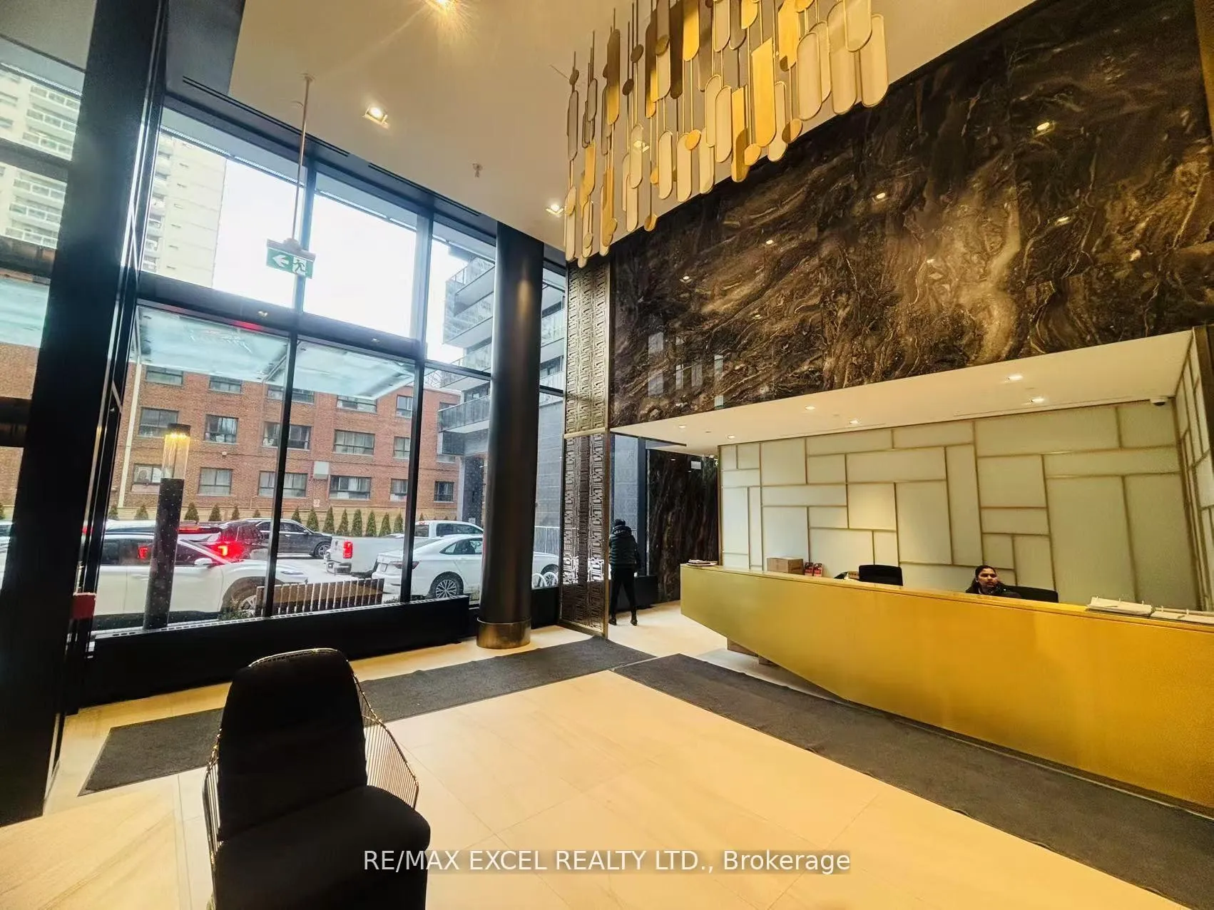 Photo 5 of Unit 3404S, 127 Broadway Avenue, Toronto, Mount Pleasant West — HOMEH