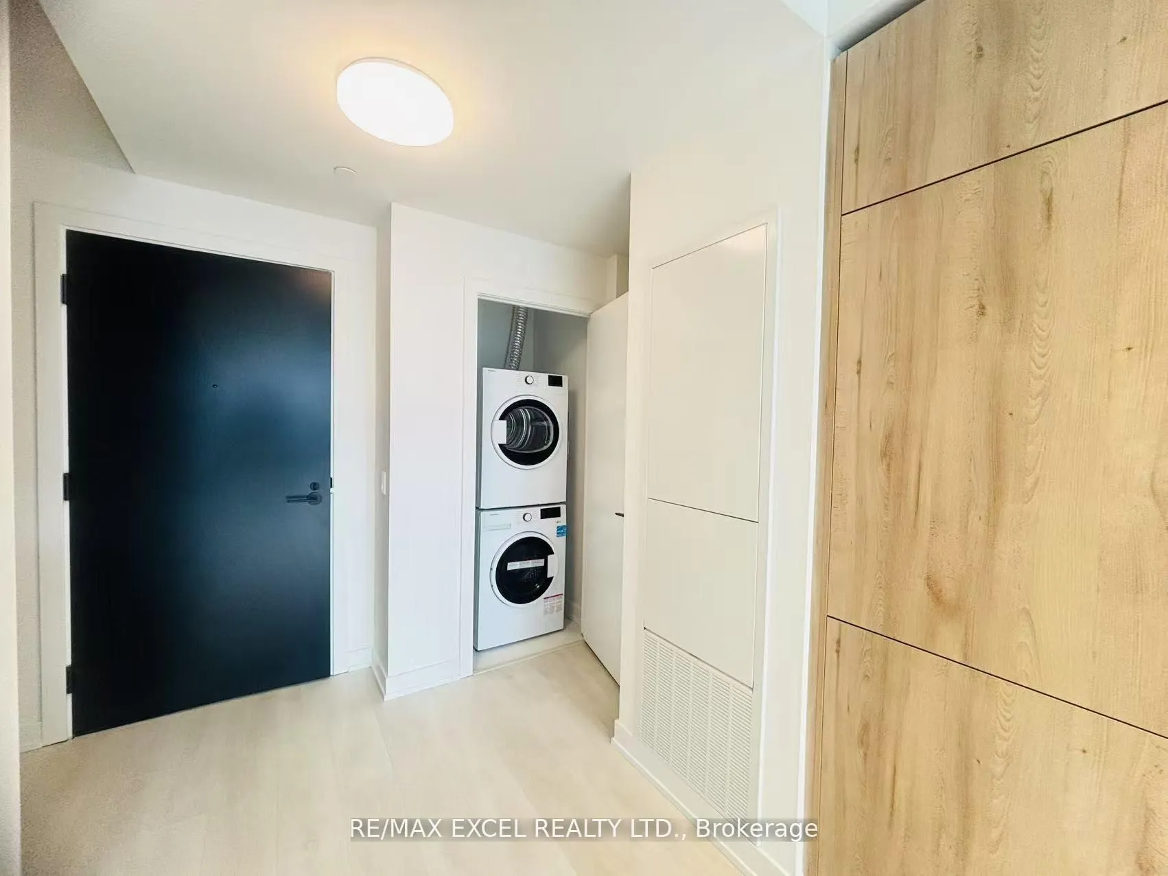 Photo 11 of Unit 3404S, 127 Broadway Avenue, Toronto, Mount Pleasant West — HOMEH