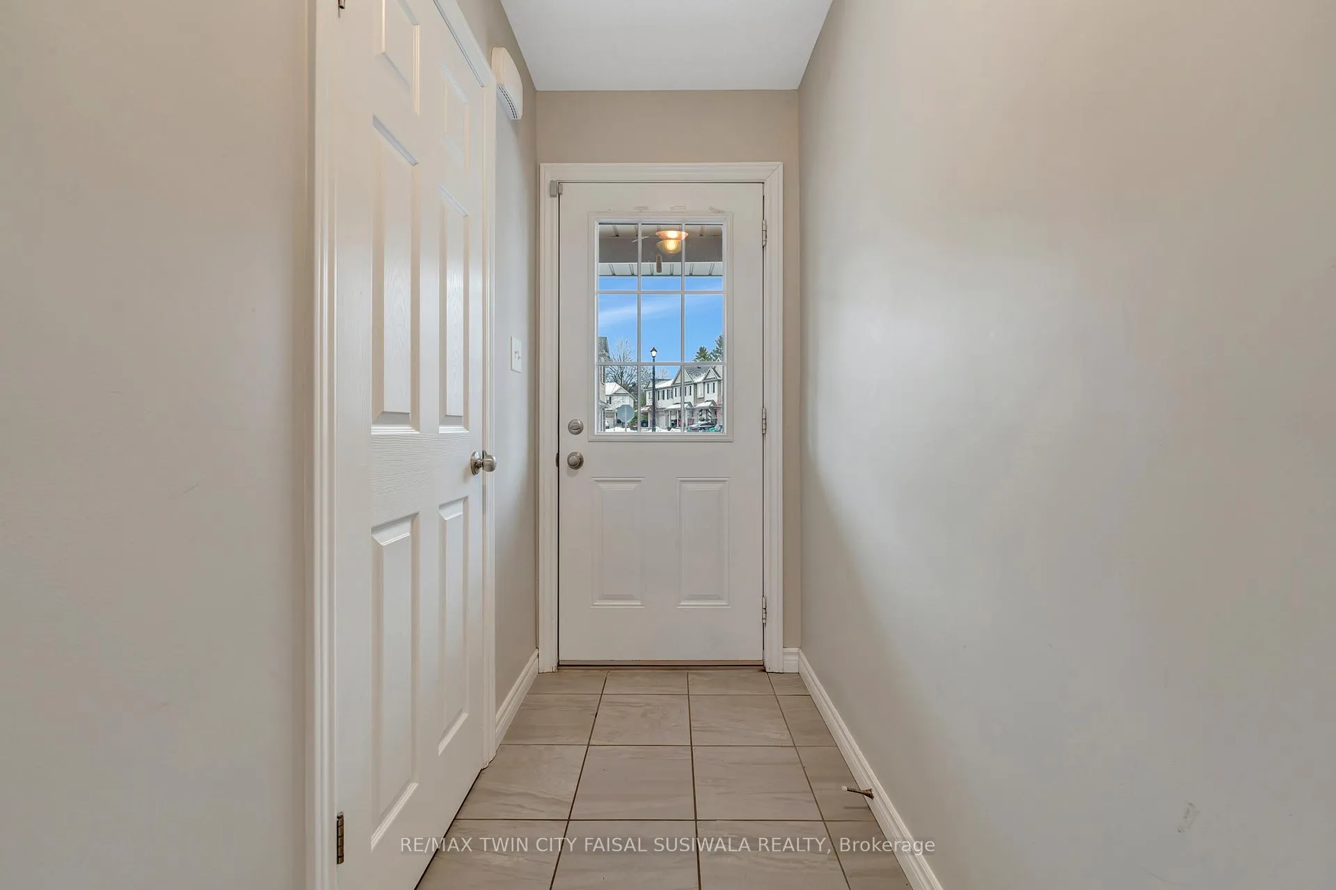 Photo 5 of Unit 57, 50 Pinnacle Drive, Kitchener — HOMEH