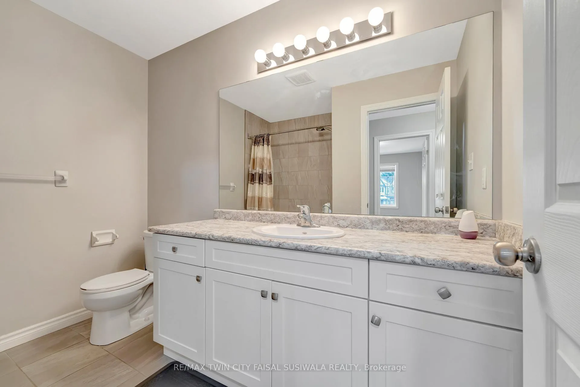 Photo 14 of Unit 57, 50 Pinnacle Drive, Kitchener — HOMEH