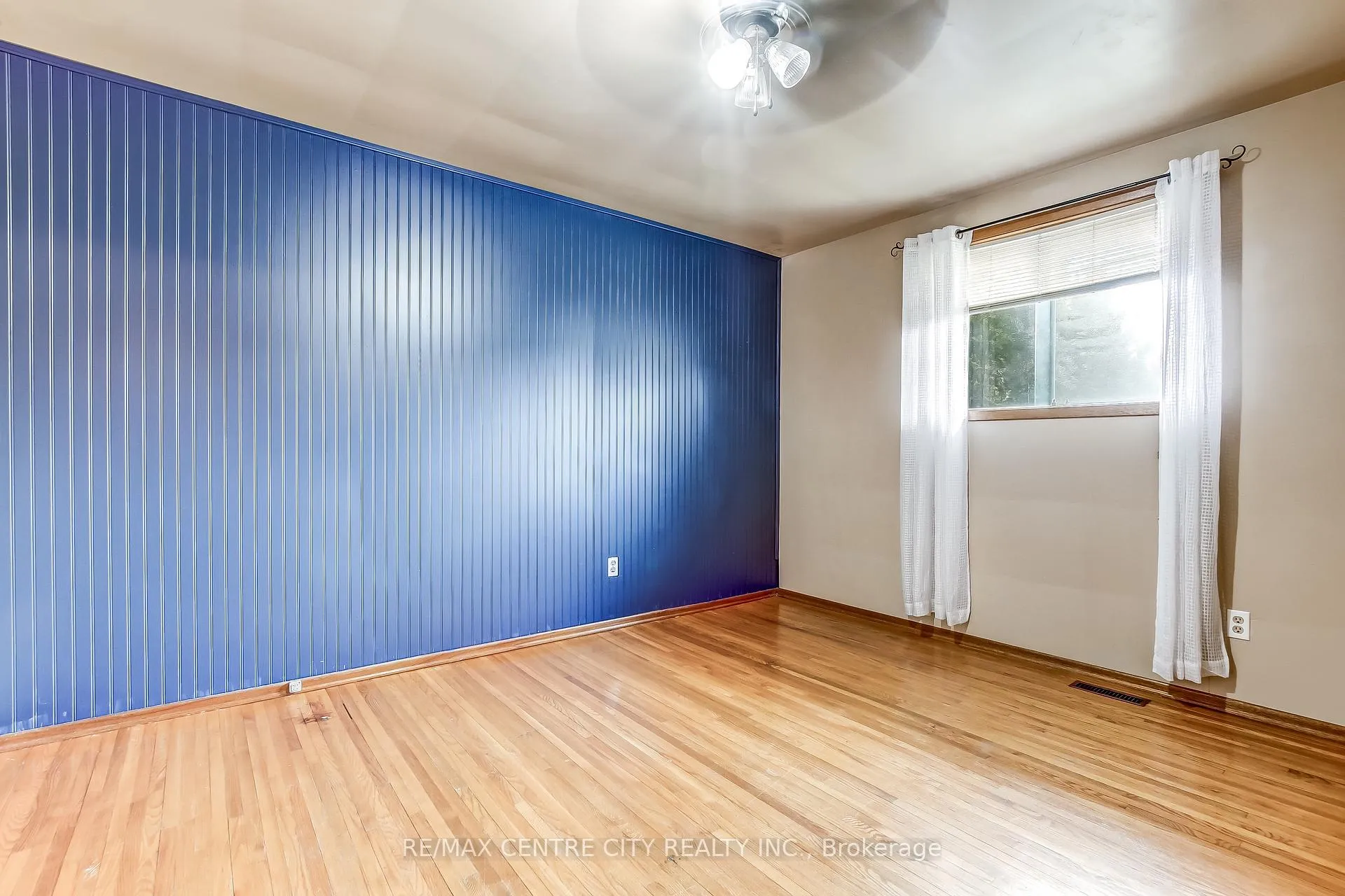 Photo 13 of 124 Fairview Avenue, St. Thomas — HOMEH