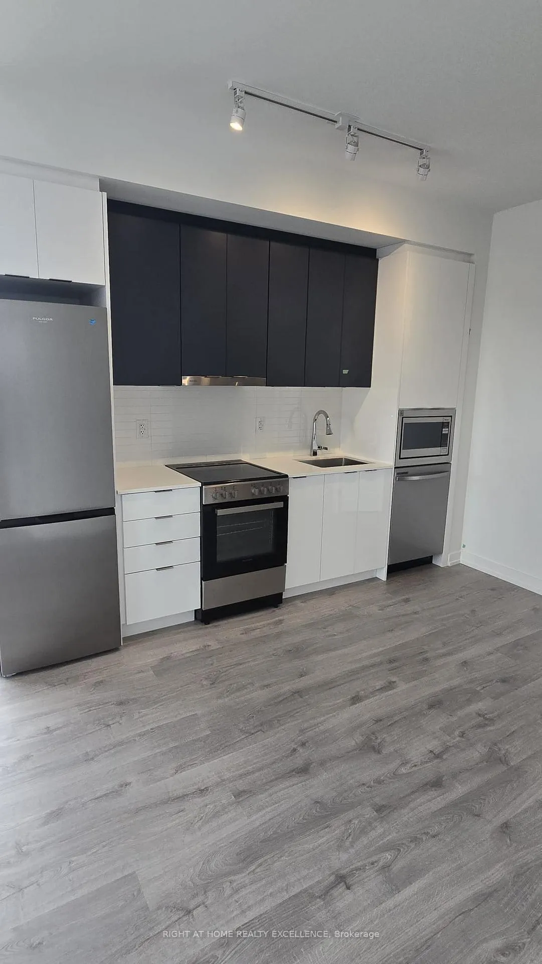 Photo 2 of Unit A-2109, 9763 Markham Road, Markham, Greensborough — HOMEH