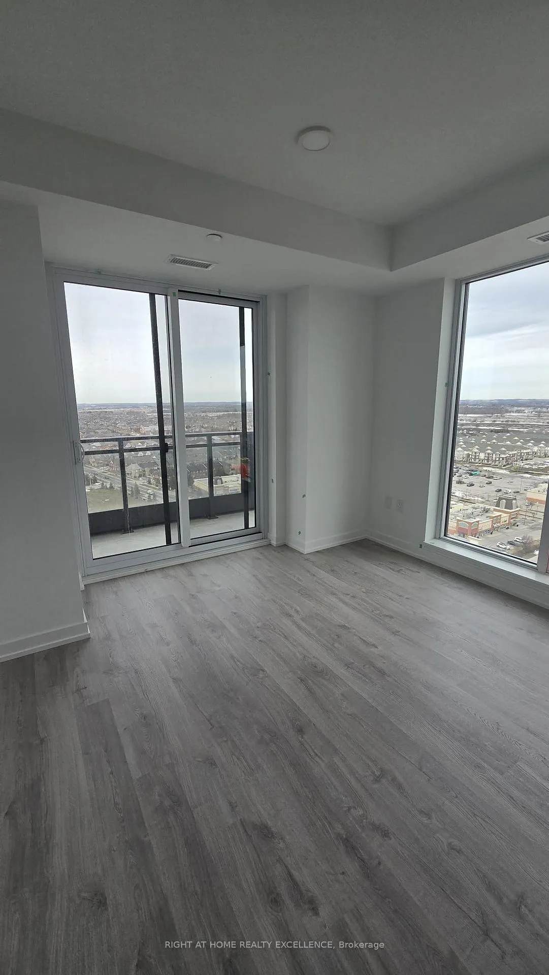 Photo 3 of Unit A-2109, 9763 Markham Road, Markham, Greensborough — HOMEH