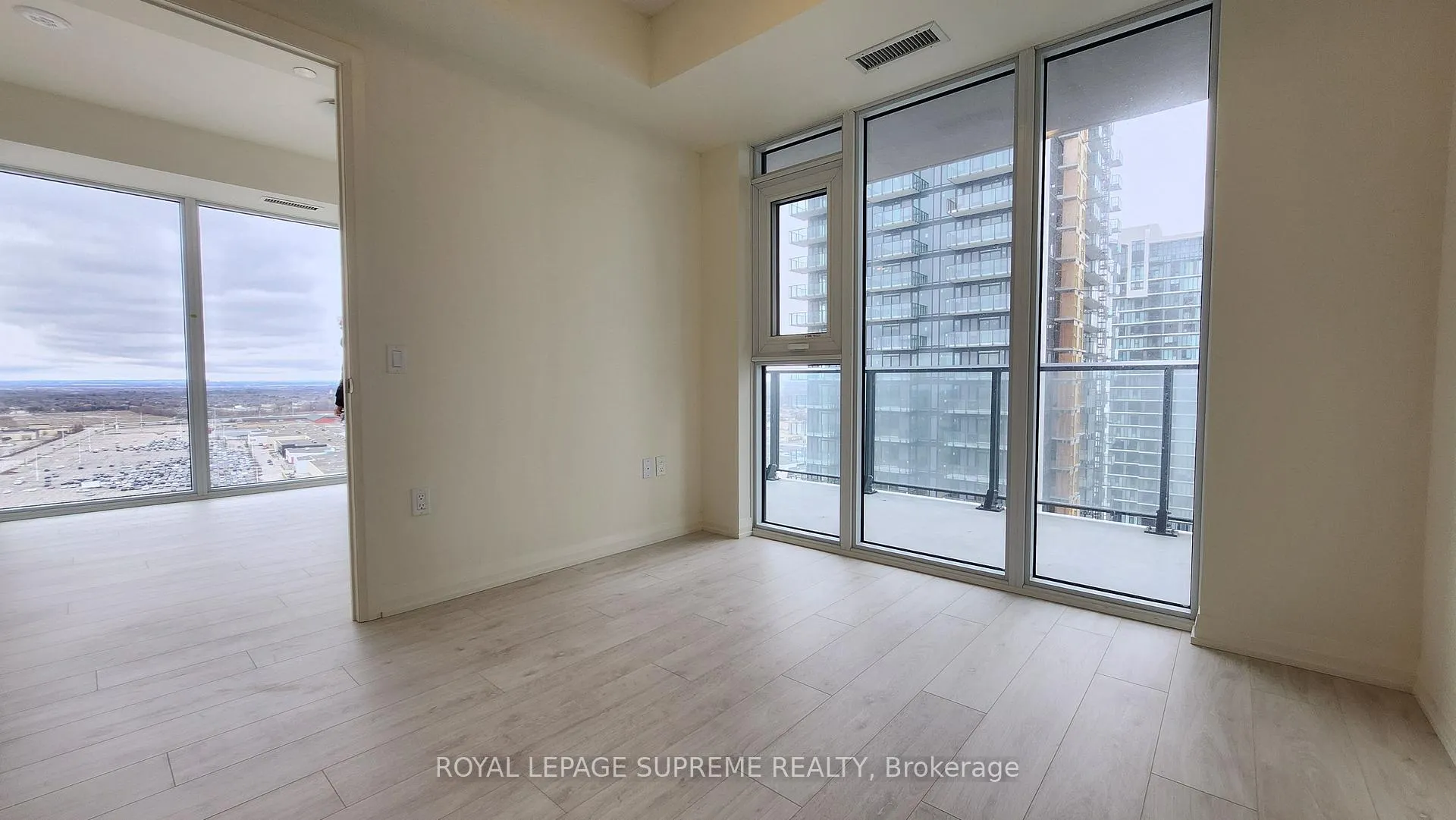 Photo 11 of Unit 1915, 8960 Jane Street, Vaughan, Vellore Village — HOMEH