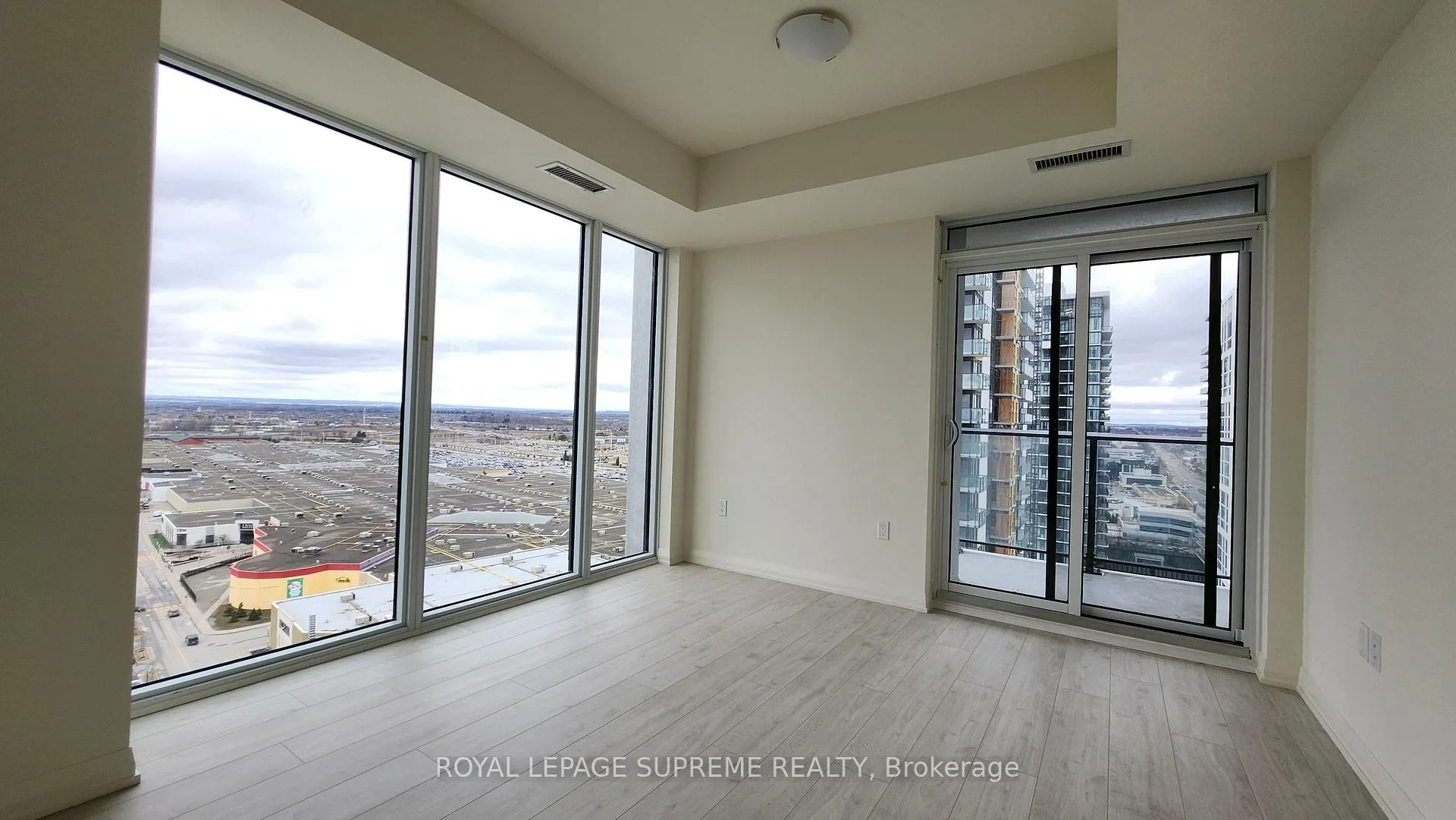Photo 19 of Unit 1915, 8960 Jane Street, Vaughan, Vellore Village — HOMEH