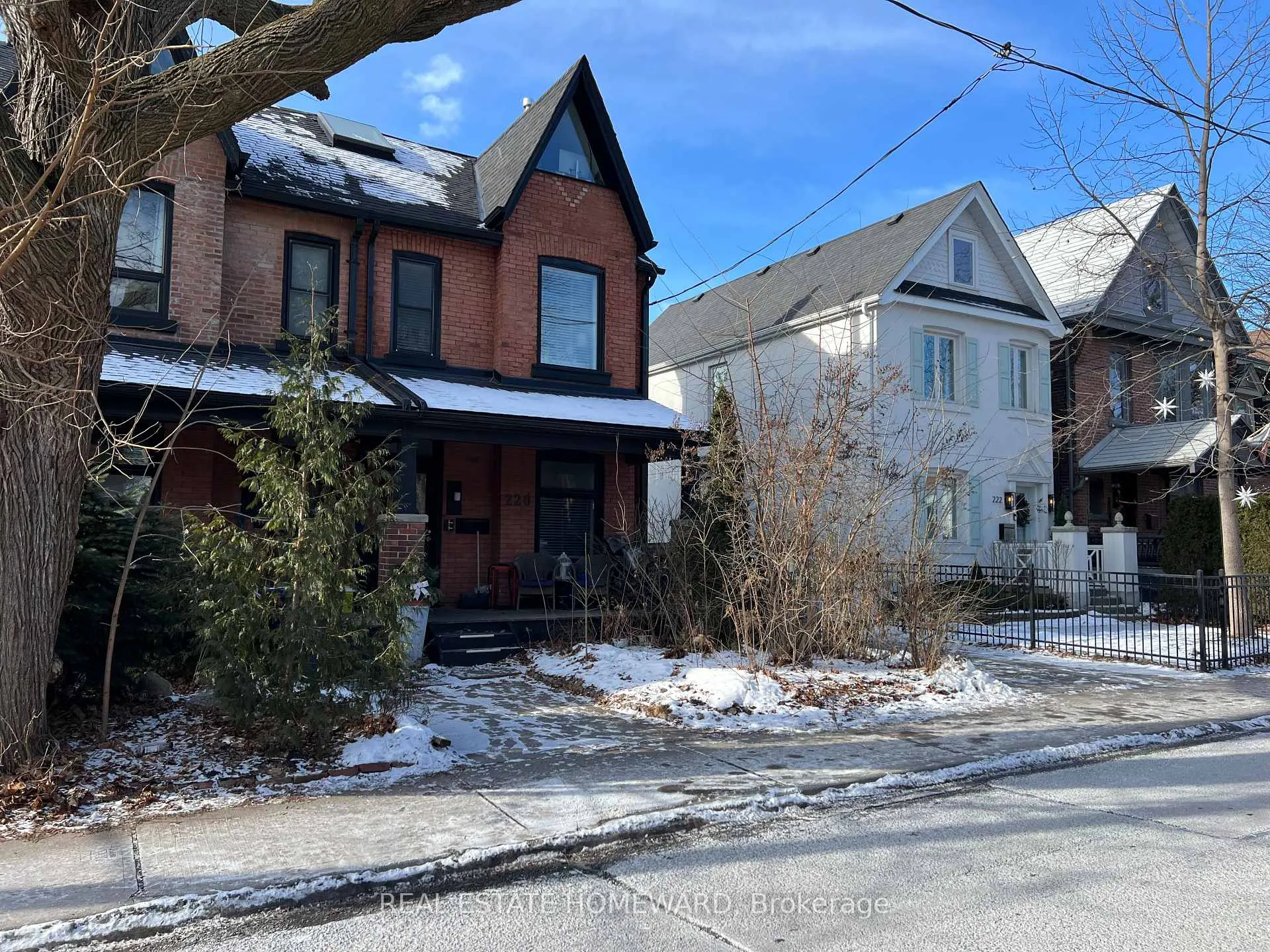 Front of Unit Upper, 220 Pape Avenue