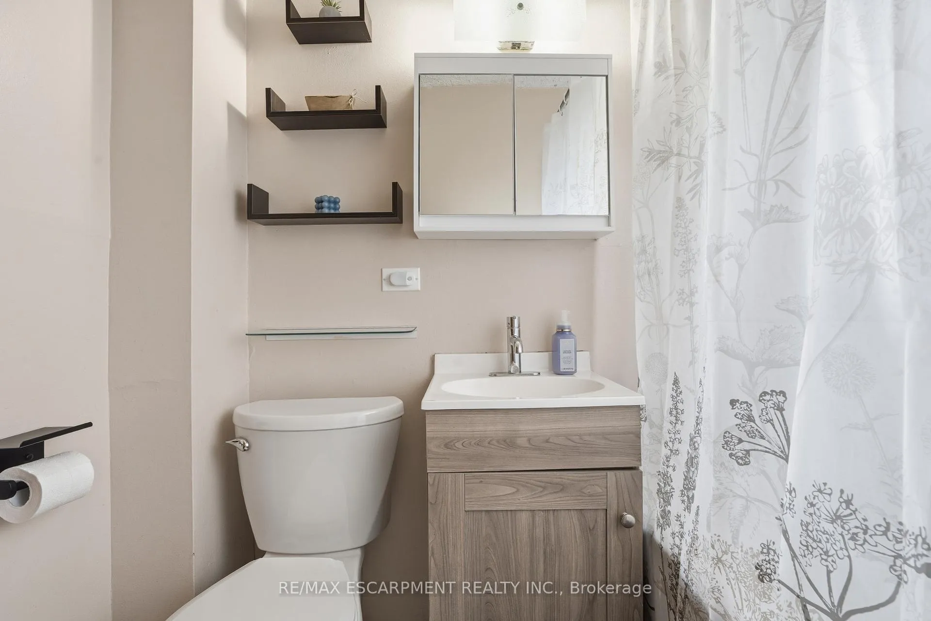 Photo 13 of 252 Ivon Avenue, Hamilton, Normanhurst — HOMEH