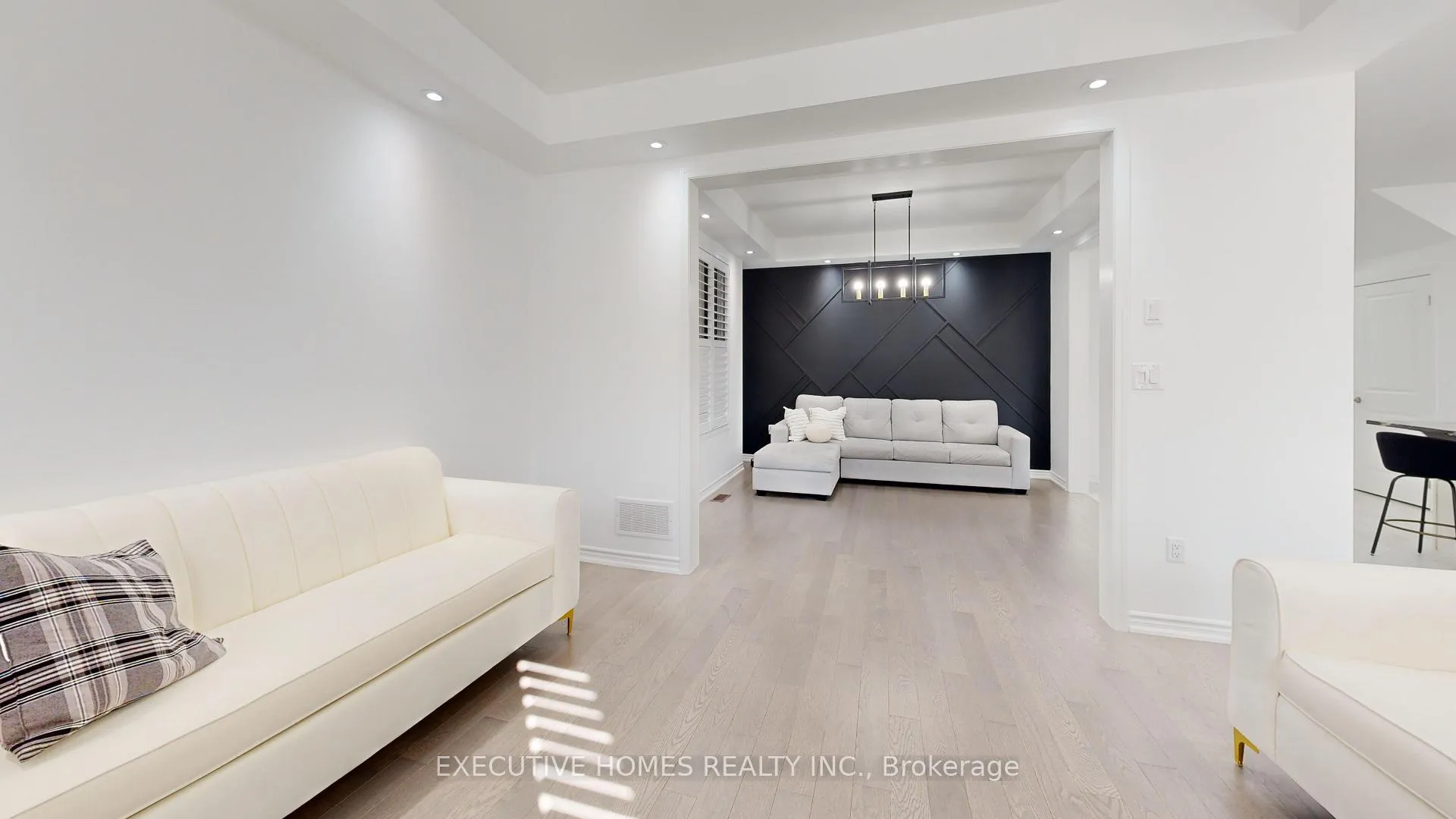Photo 4 of 2885 Foxden Square, Pickering, Rural Pickering — HOMEH