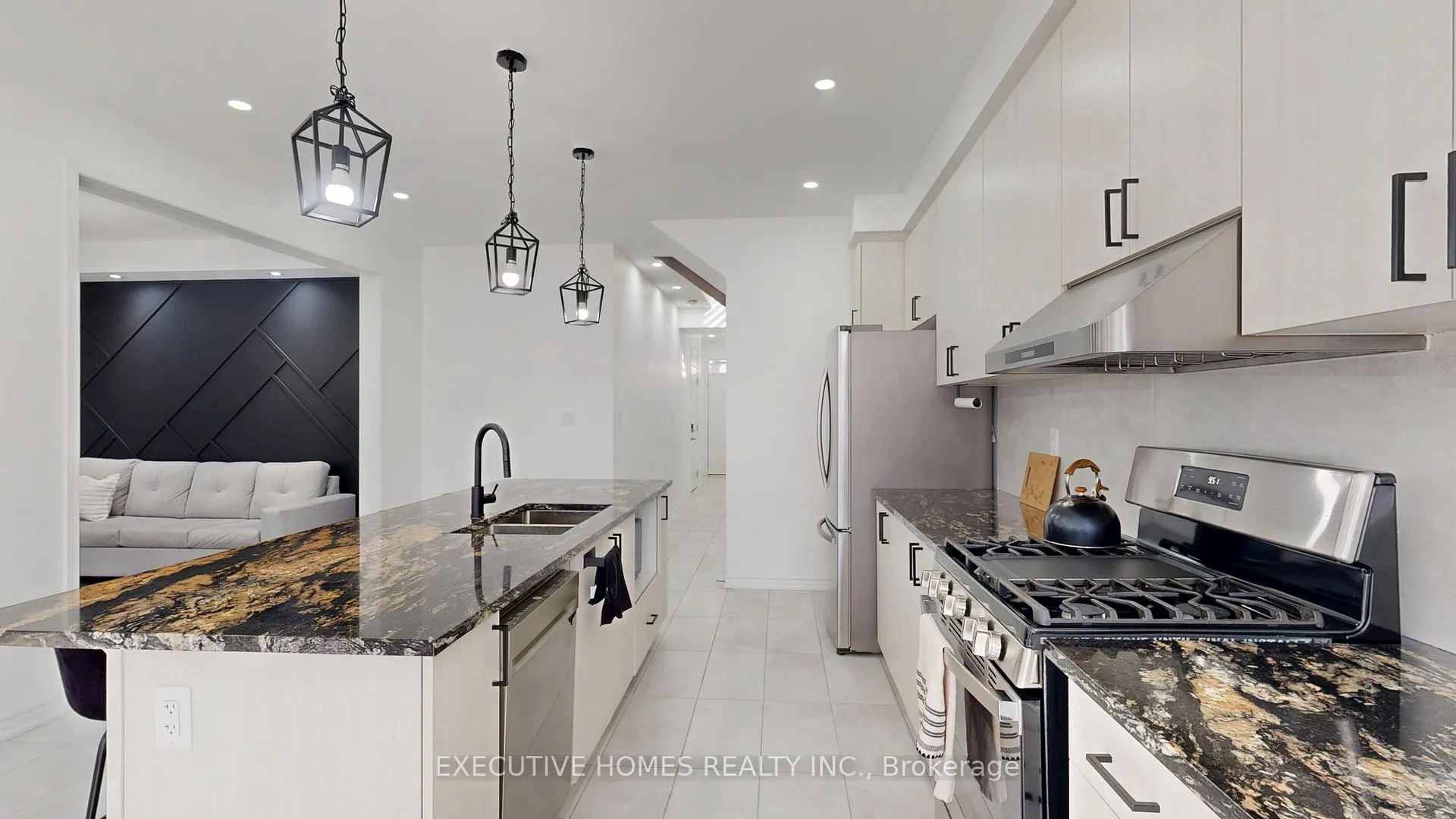 Photo 12 of 2885 Foxden Square, Pickering, Rural Pickering — HOMEH