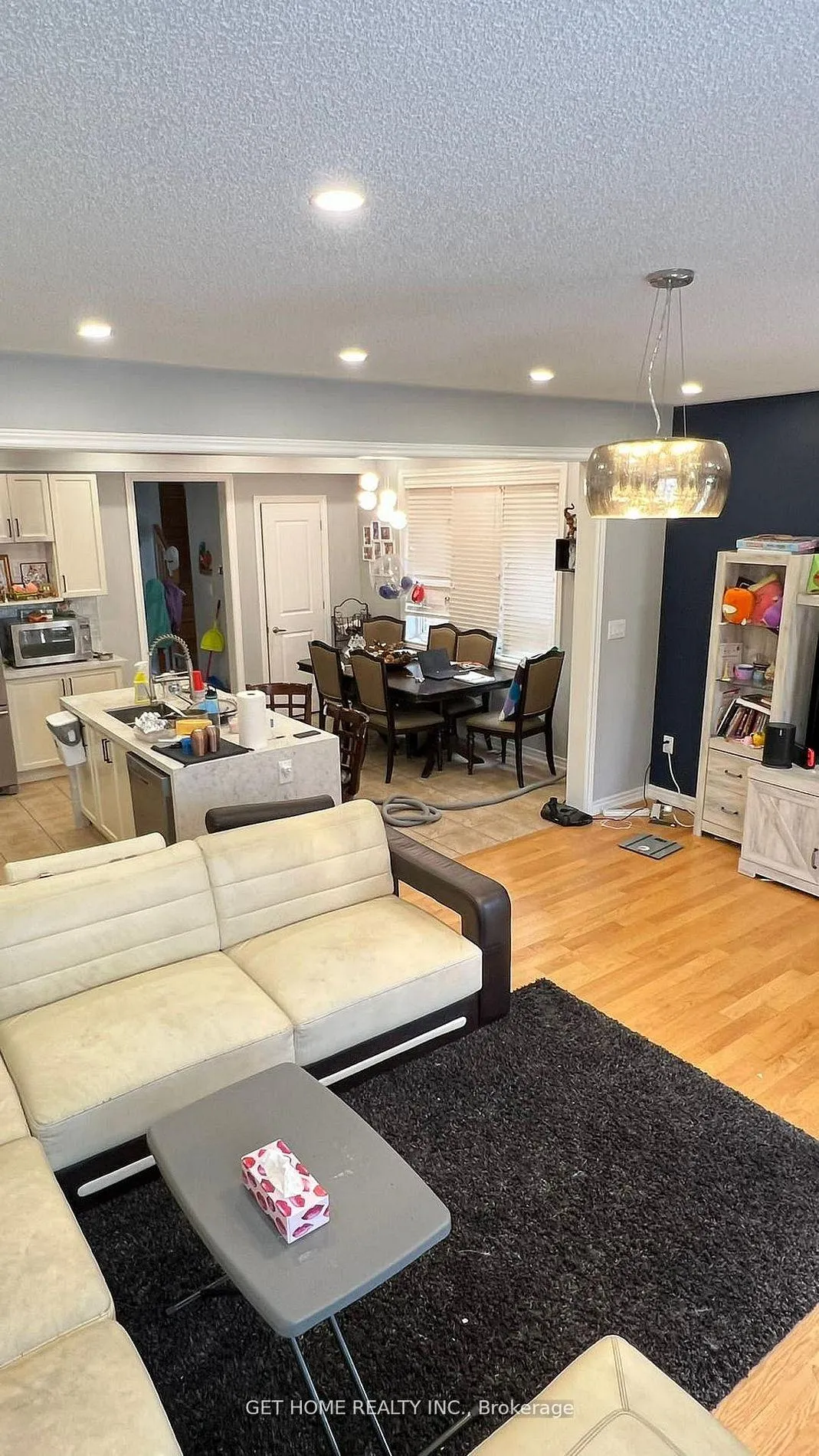 Photo 5 of 20 Swanton Road W, Brampton, Credit Valley — HOMEH