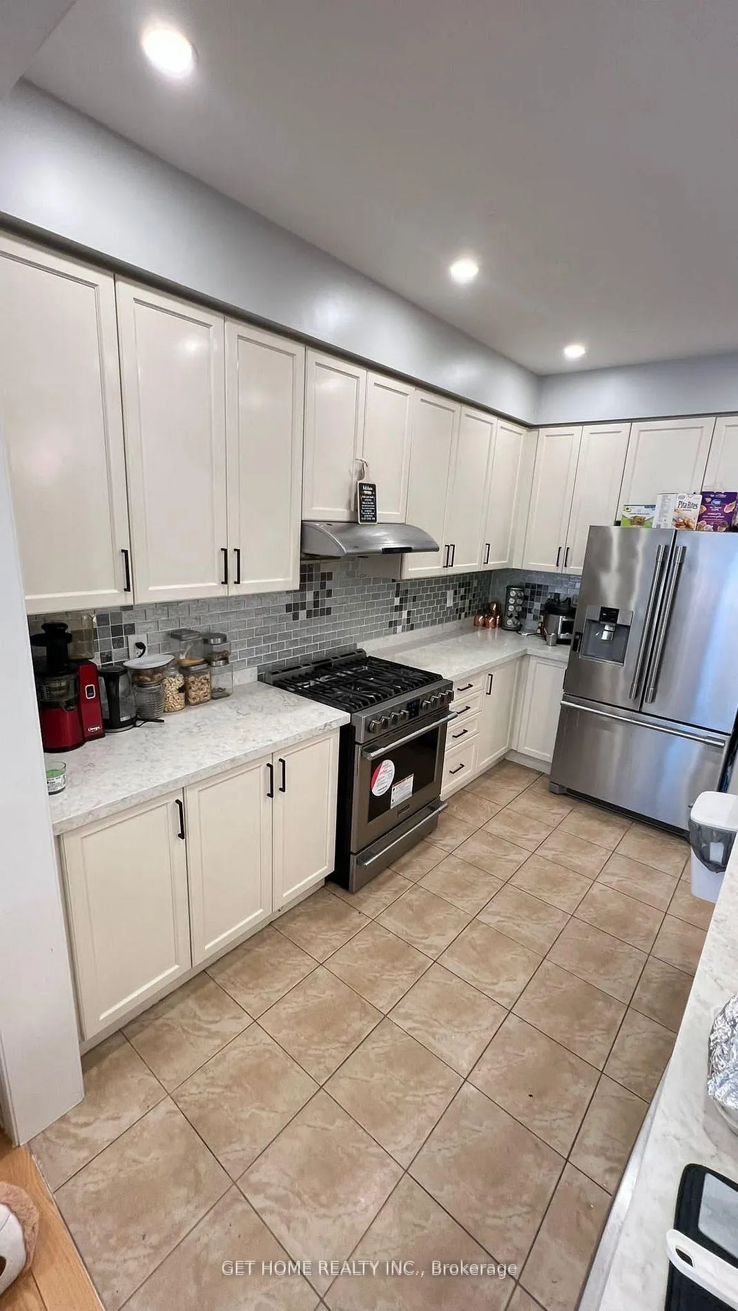 Photo 8 of 20 Swanton Road W, Brampton, Credit Valley — HOMEH