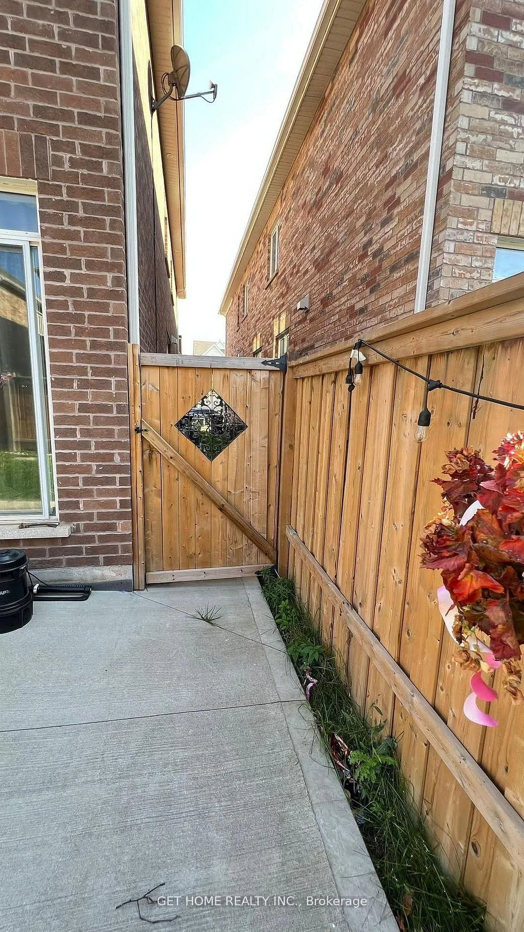 Photo 21 of 20 Swanton Road W, Brampton, Credit Valley — HOMEH
