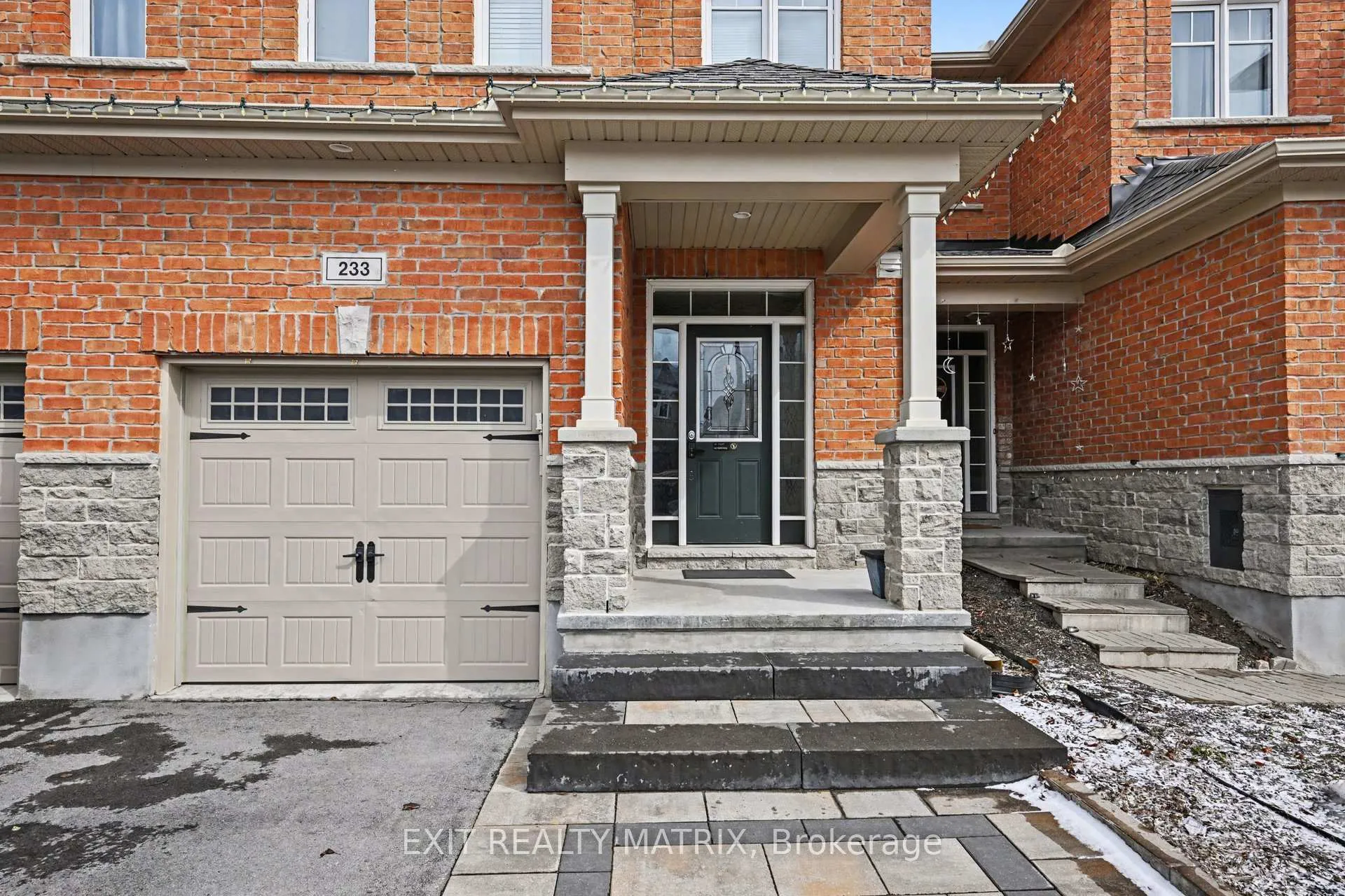 Photo 3 of 233 Losino Crescent, Ottawa, Kanata - Emerald Meadows/Trailwest — HOMEH