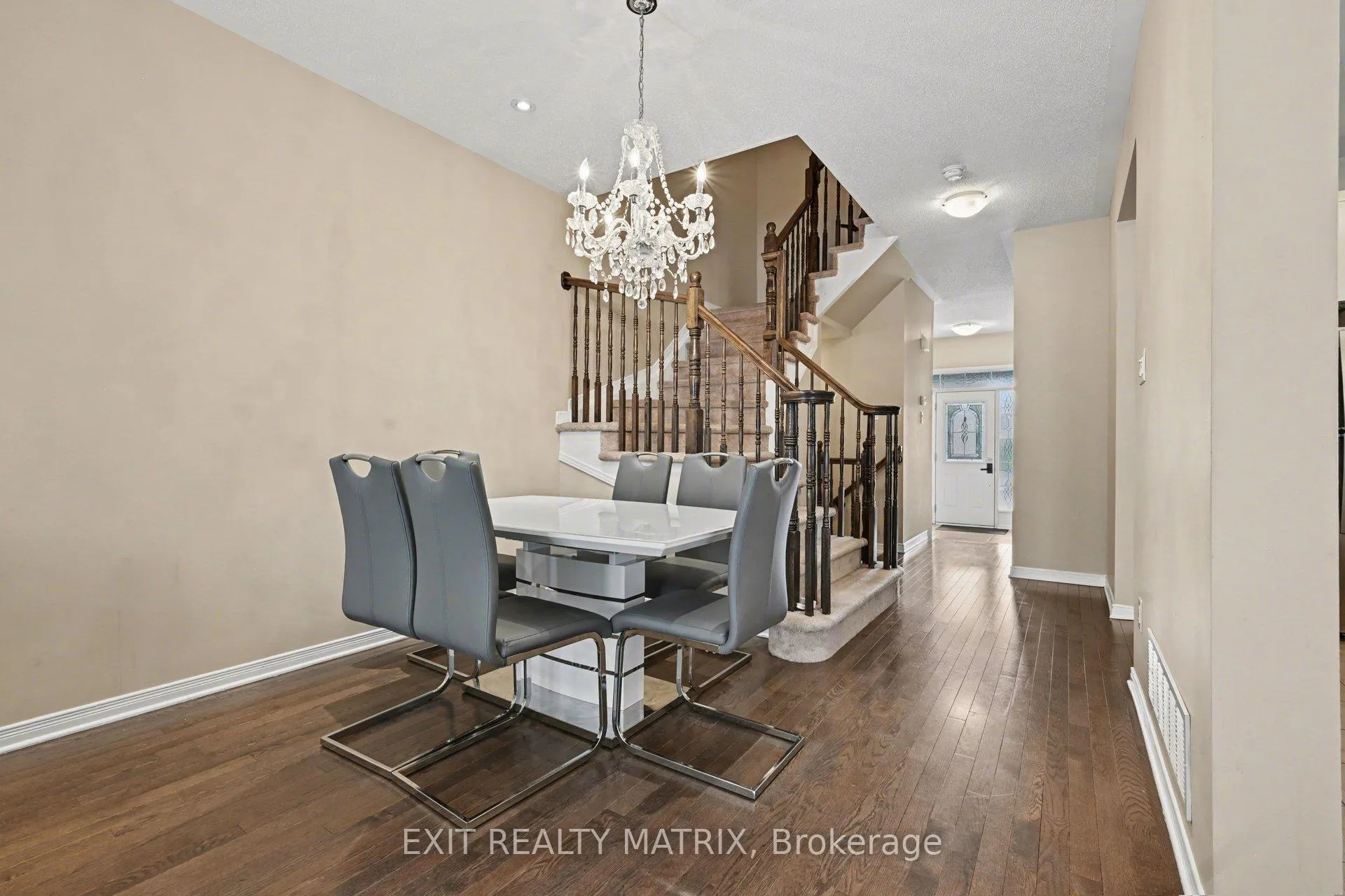 Photo 5 of 233 Losino Crescent, Ottawa, Kanata - Emerald Meadows/Trailwest — HOMEH