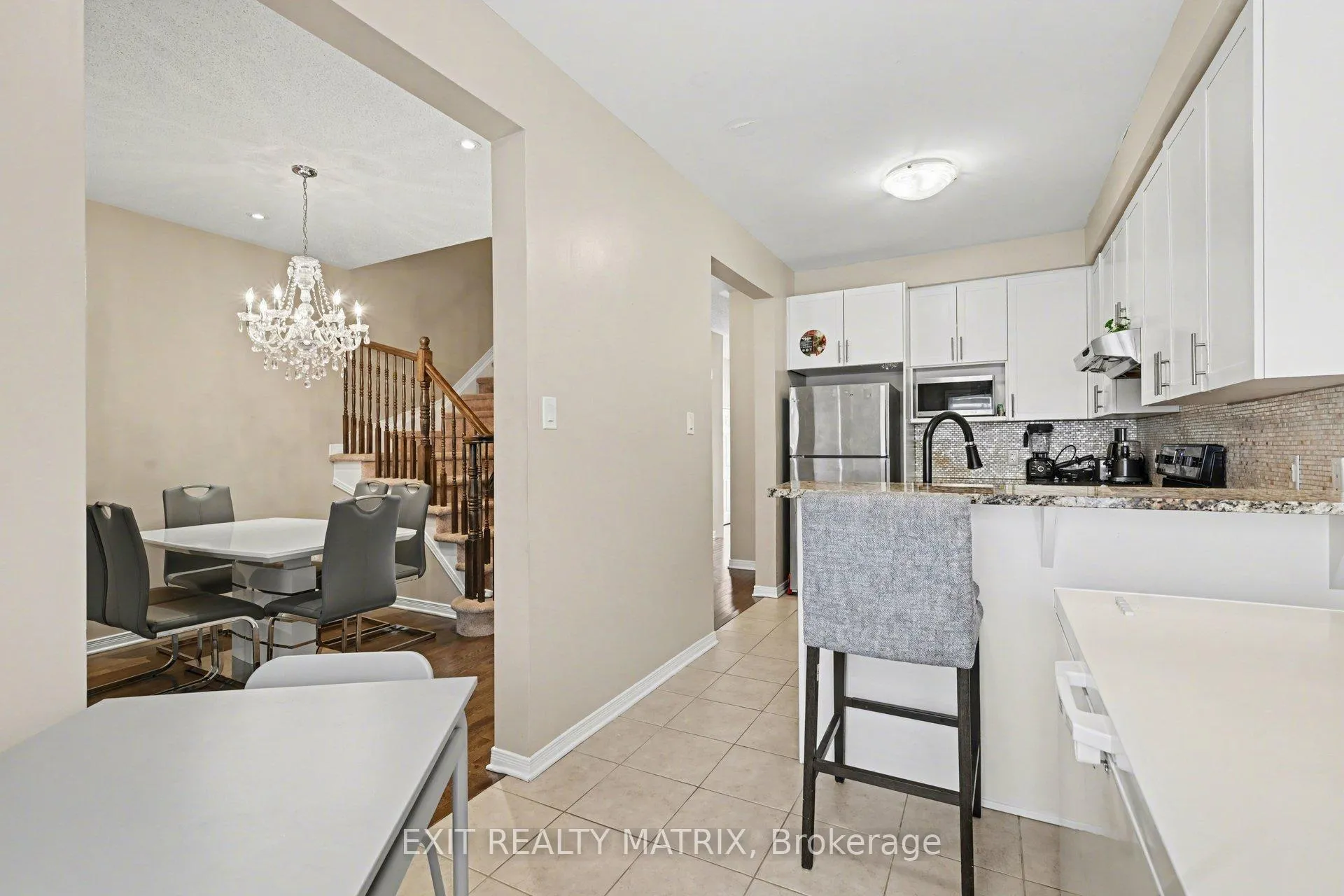 Photo 6 of 233 Losino Crescent, Ottawa, Kanata - Emerald Meadows/Trailwest — HOMEH