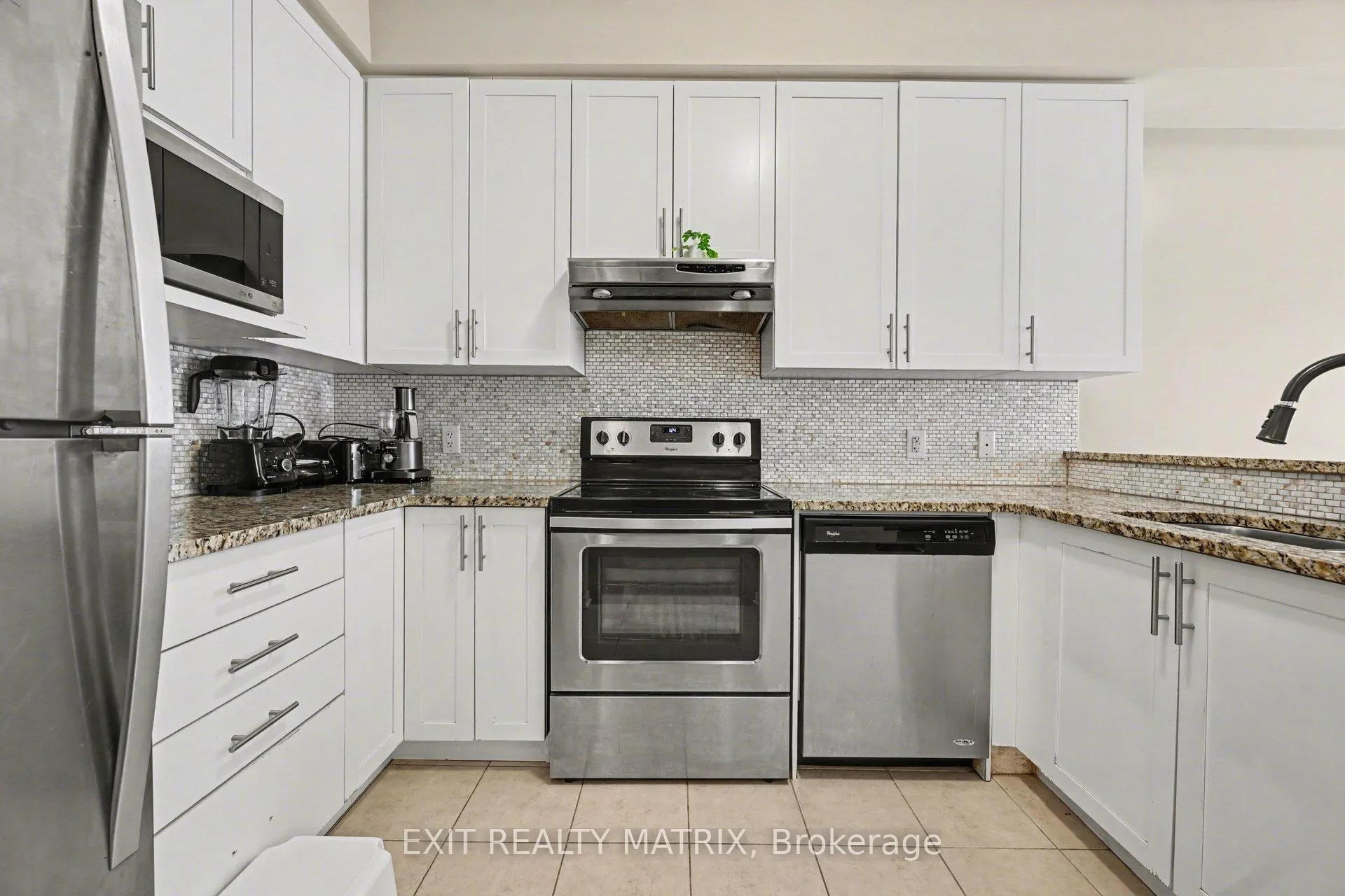 Photo 7 of 233 Losino Crescent, Ottawa, Kanata - Emerald Meadows/Trailwest — HOMEH
