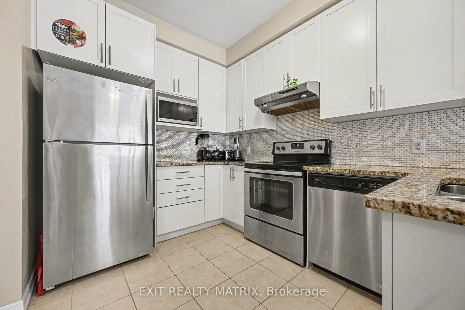 Photo 8 of 233 Losino Crescent, Ottawa, Kanata - Emerald Meadows/Trailwest — HOMEH
