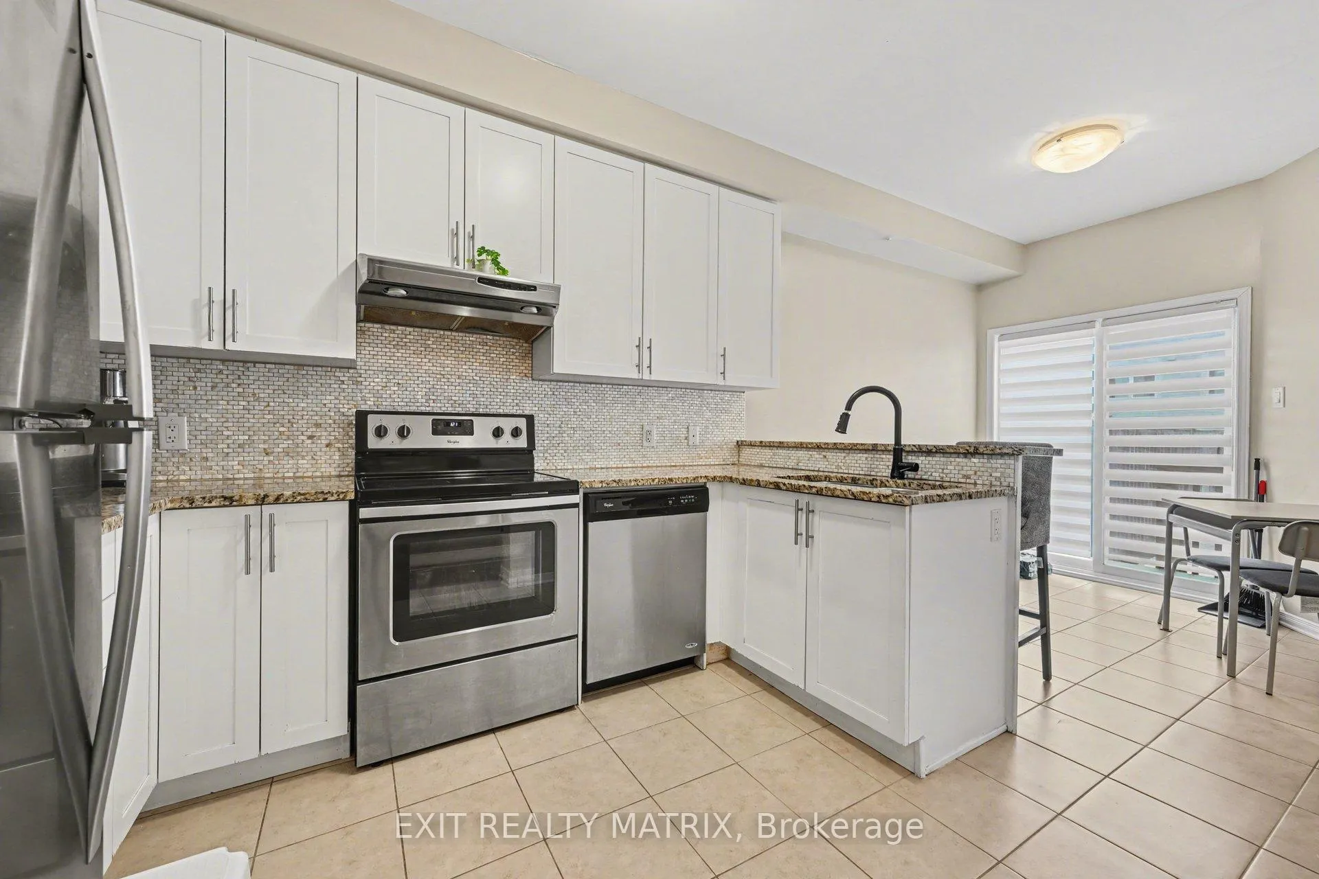 Photo 9 of 233 Losino Crescent, Ottawa, Kanata - Emerald Meadows/Trailwest — HOMEH