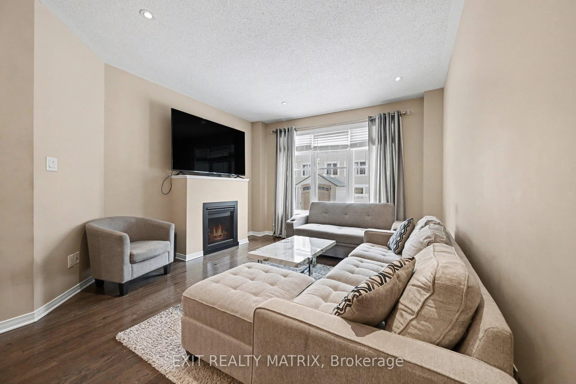 Photo 13 of 233 Losino Crescent, Ottawa, Kanata - Emerald Meadows/Trailwest — HOMEH