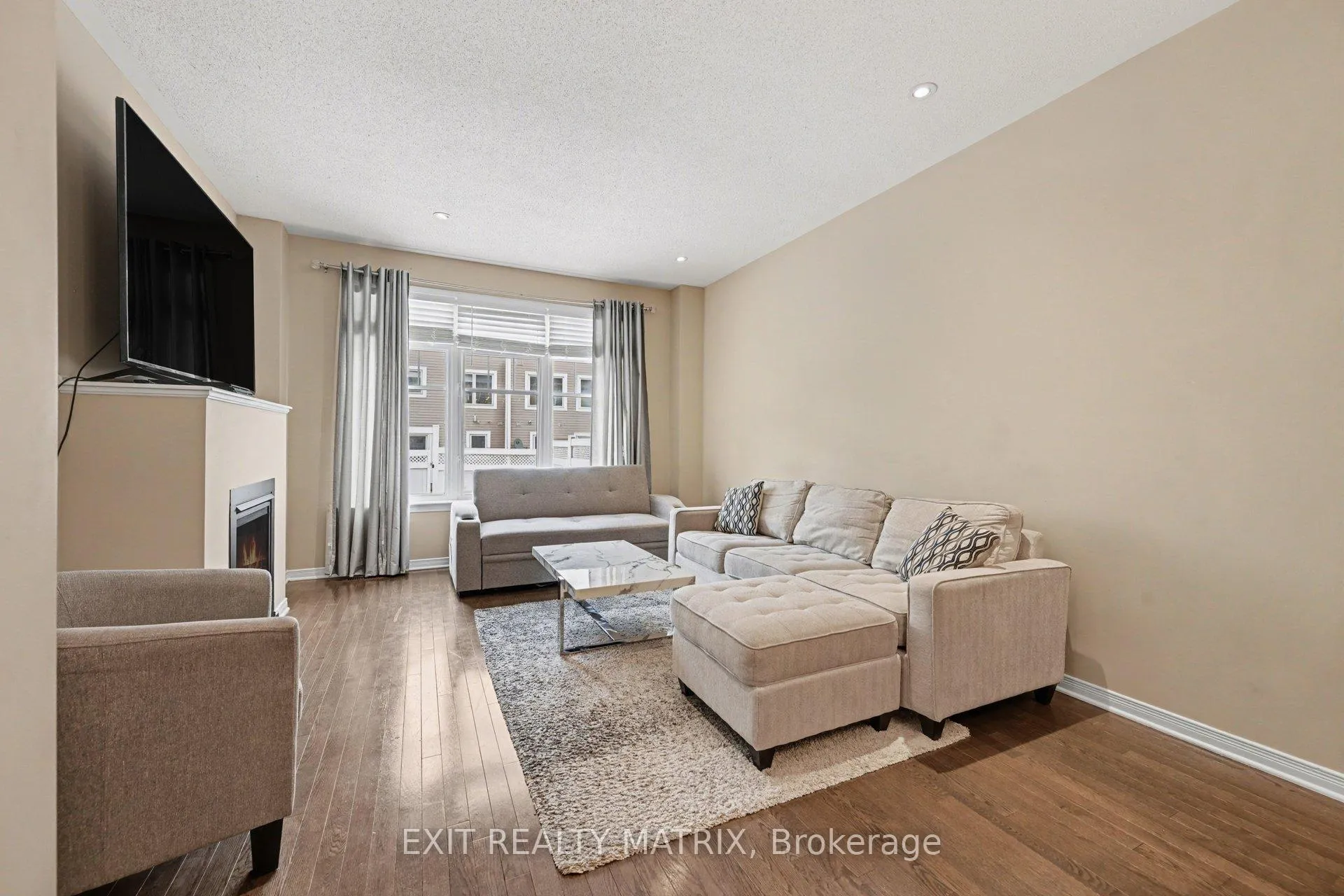 Photo 14 of 233 Losino Crescent, Ottawa, Kanata - Emerald Meadows/Trailwest — HOMEH