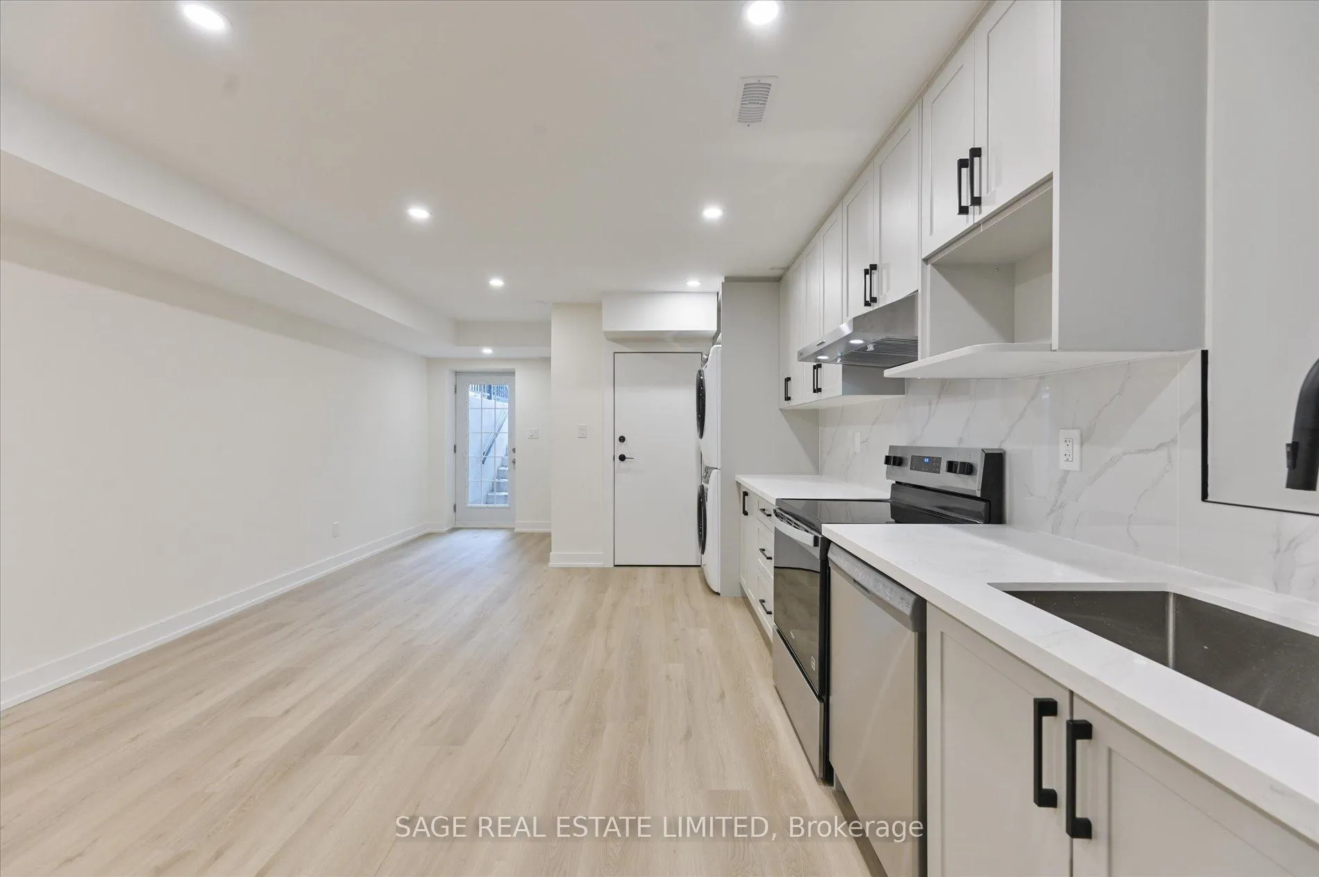 Photo 8 of Unit Lower, 91 Hogarth Avenue, Toronto, North Riverdale — HOMEH