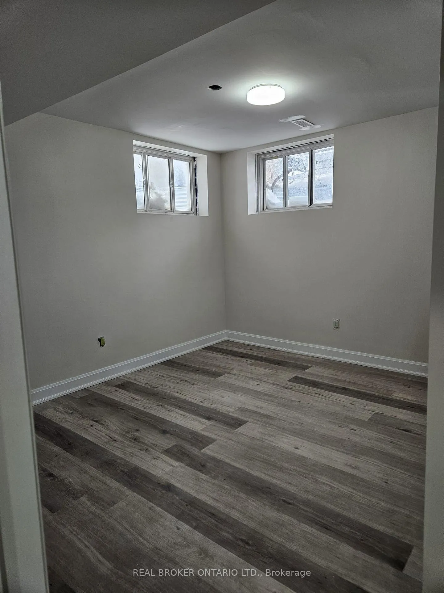 Photo 10 of Unit Lower Level, 63 Hildred Street, Welland, Lincoln/Crowland — HOMEH