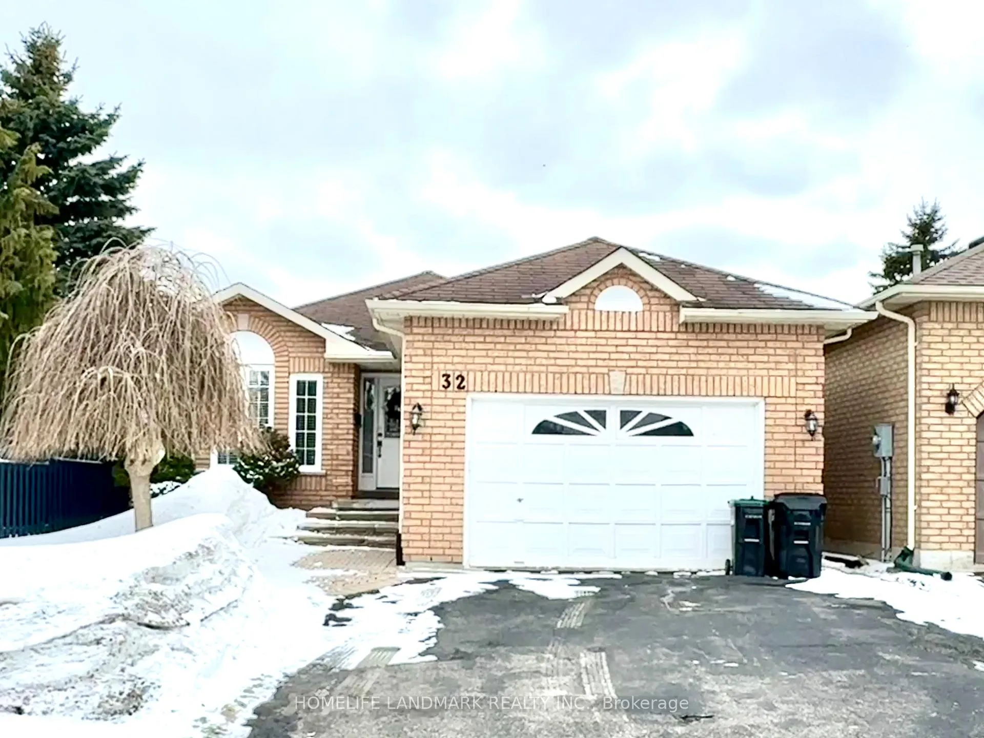 Photo 1 of 32 Simmons Crescent, Barrie, West Bayfield — HOMEH
