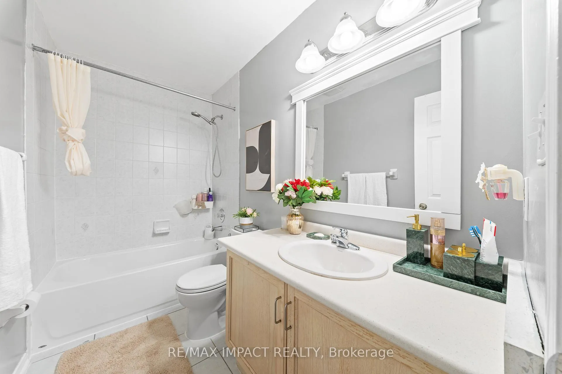 Photo 16 of 735 Brasswinds Trail N, Oshawa, Pinecrest — HOMEH
