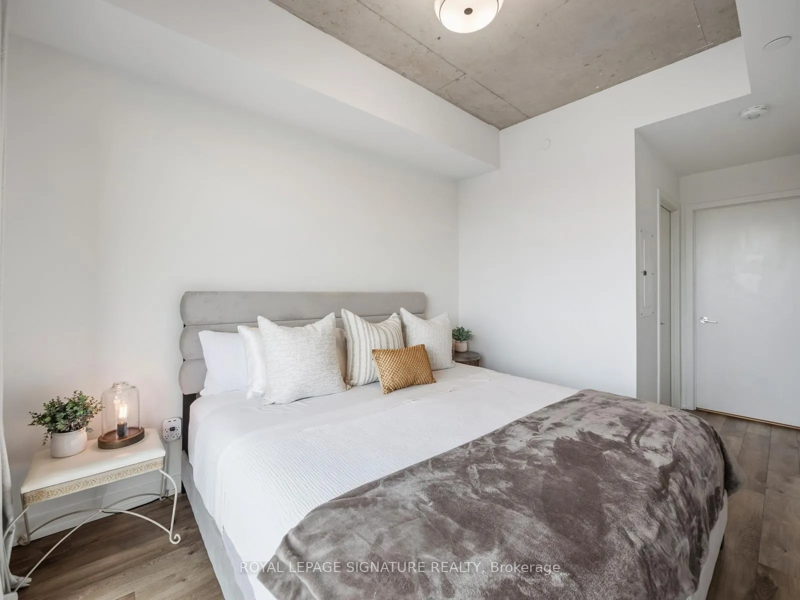 Photo 34 of 1808 St Clair Avenue, Toronto, Weston-Pellam Park — HOMEH