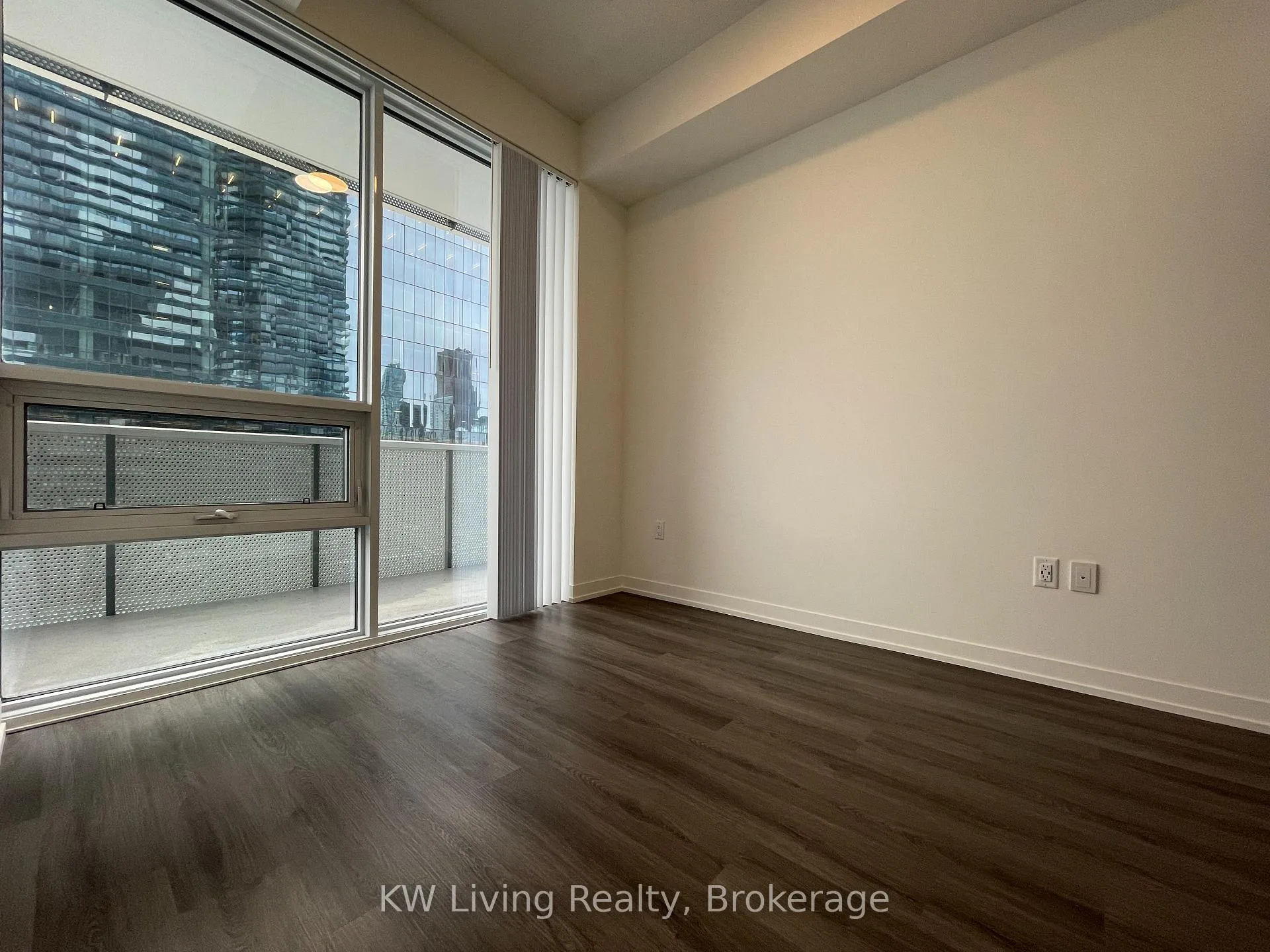 Photo 9 of Unit 2208, 138 Downes Street, Toronto, Waterfront Communities — HOMEH