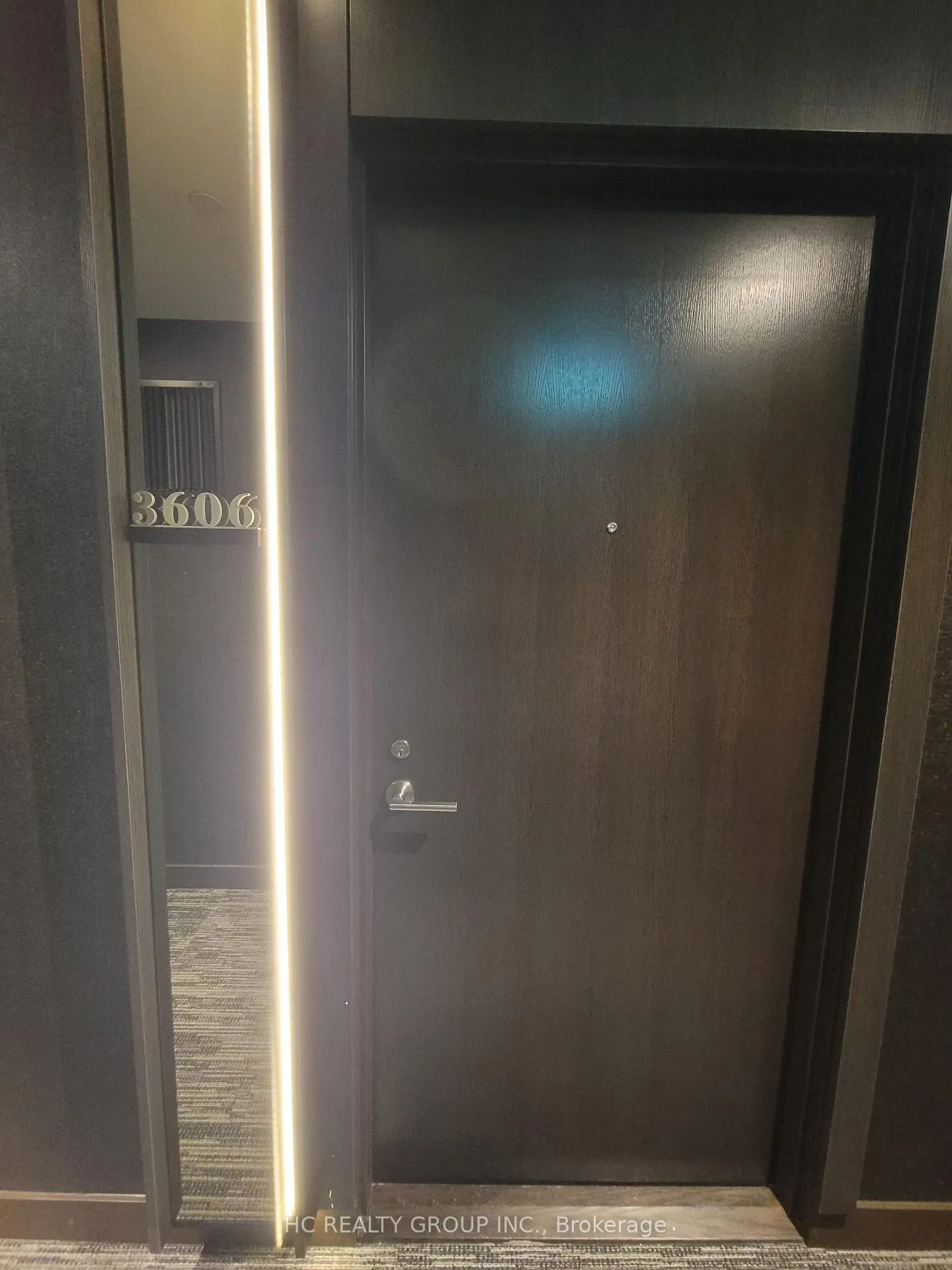 Front of Unit 3606, 11 Yorkville Avenue