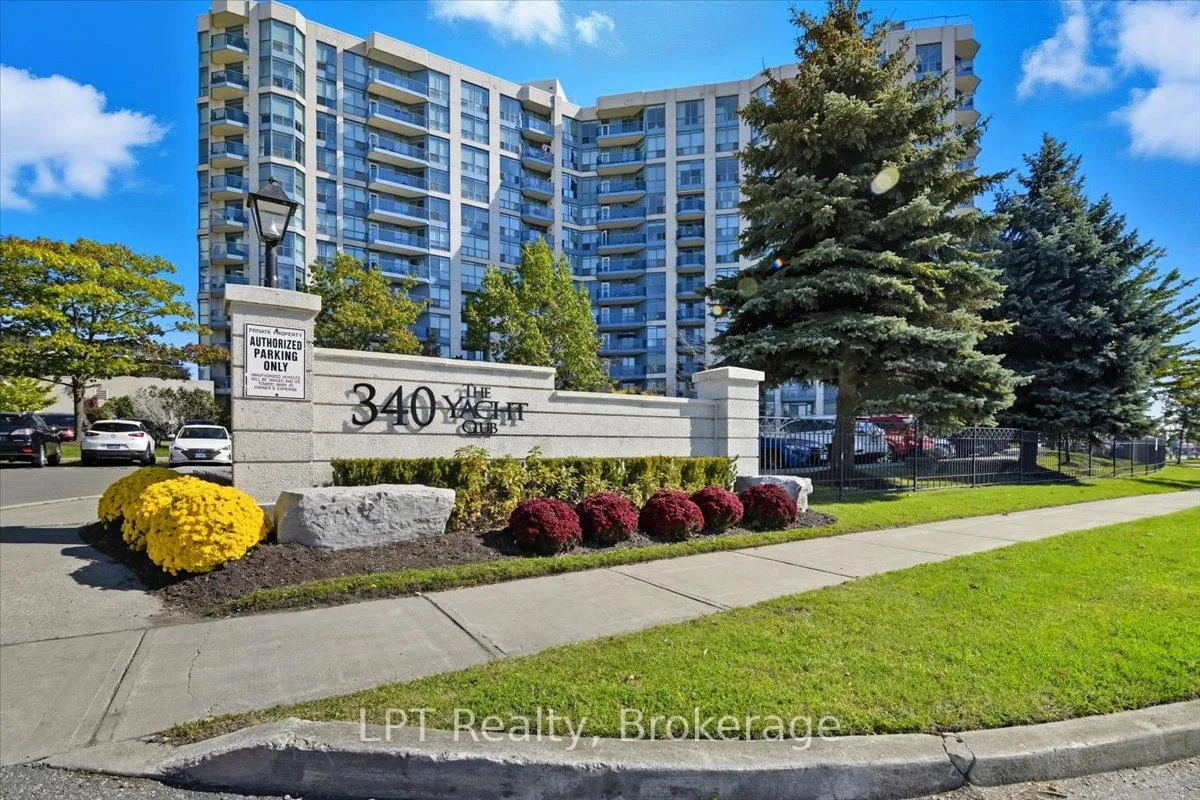 Front of Unit 815, 340 Watson Street W