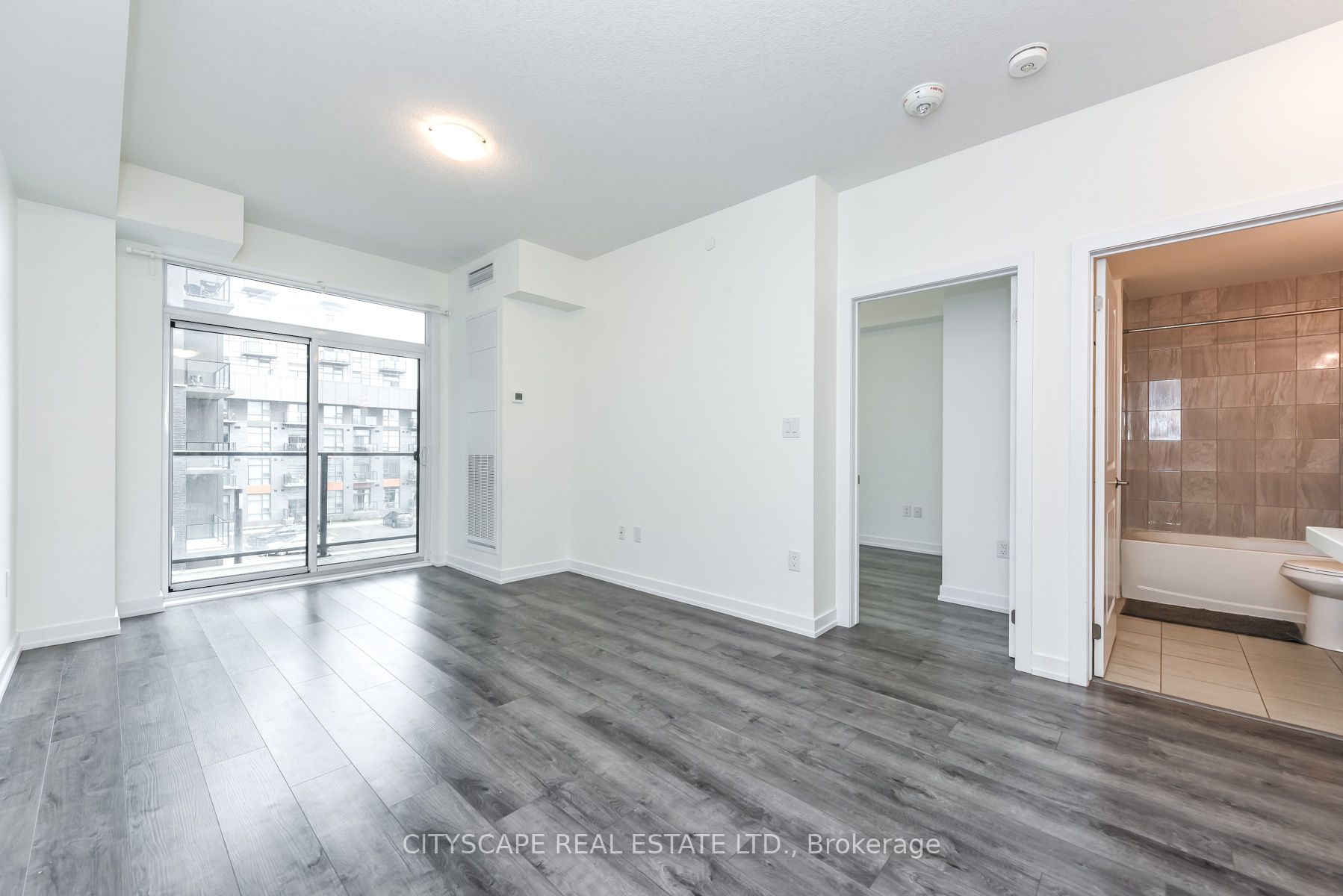 Photo 9 of Unit 323, 450 Dundas Street E, Hamilton, Waterdown — HOMEH